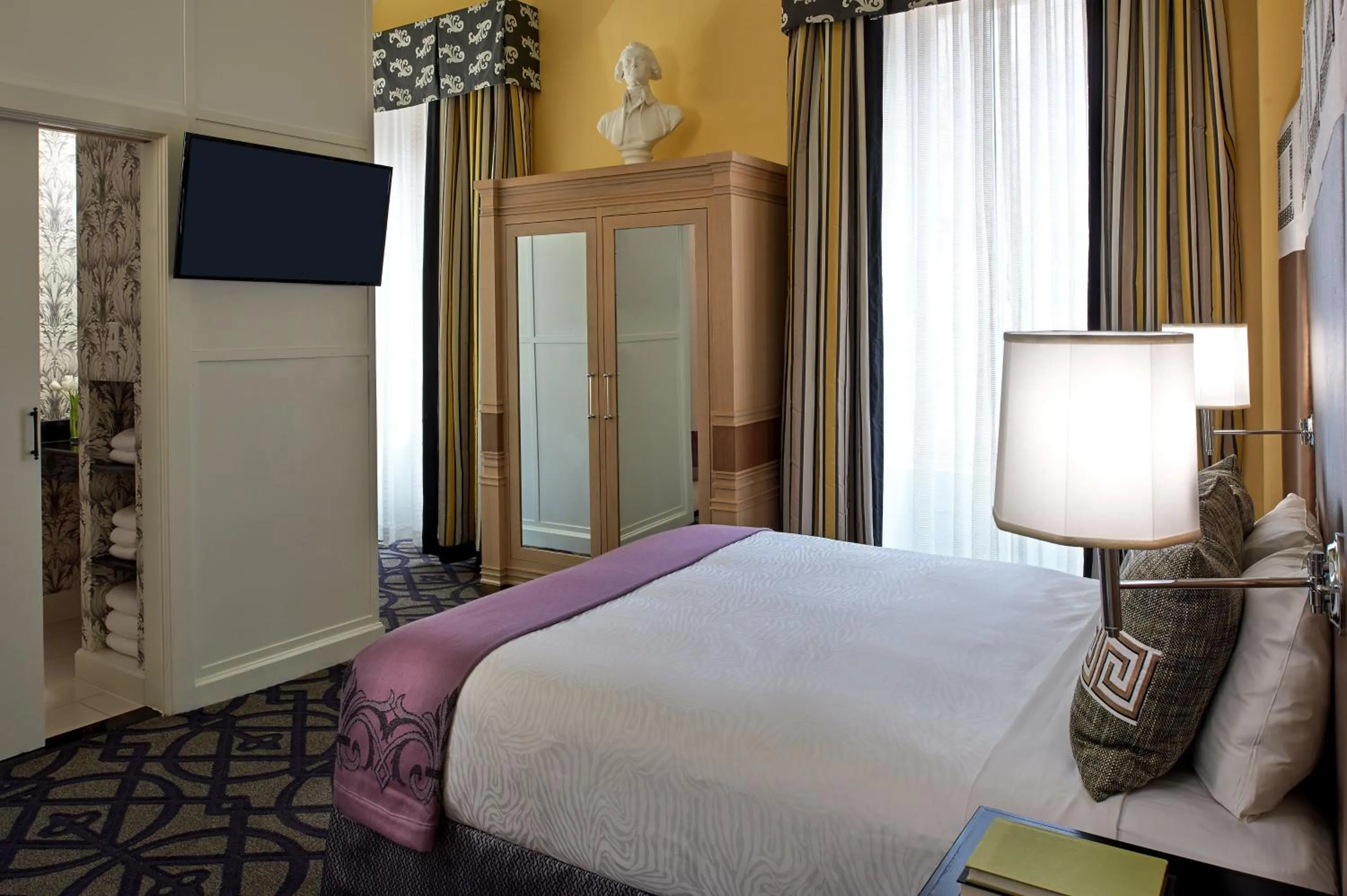 Photo of the whole room, Bed in Kimpton Hotel Monaco Washington DC by IHG