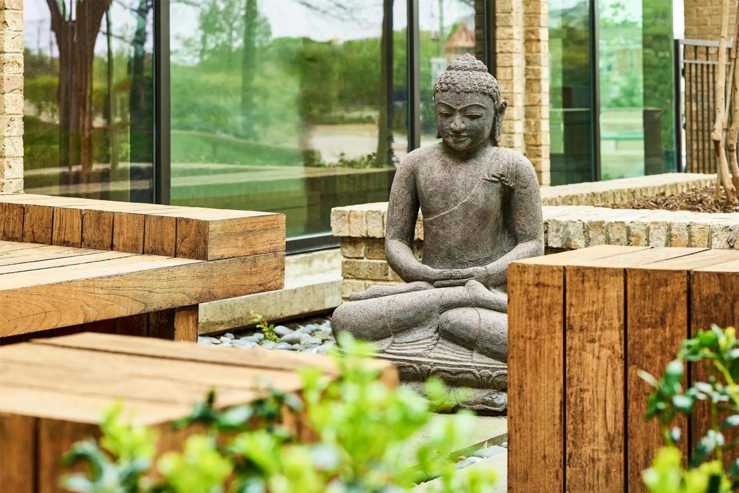 Garden in The Highland Dallas, Curio Collection by Hilton