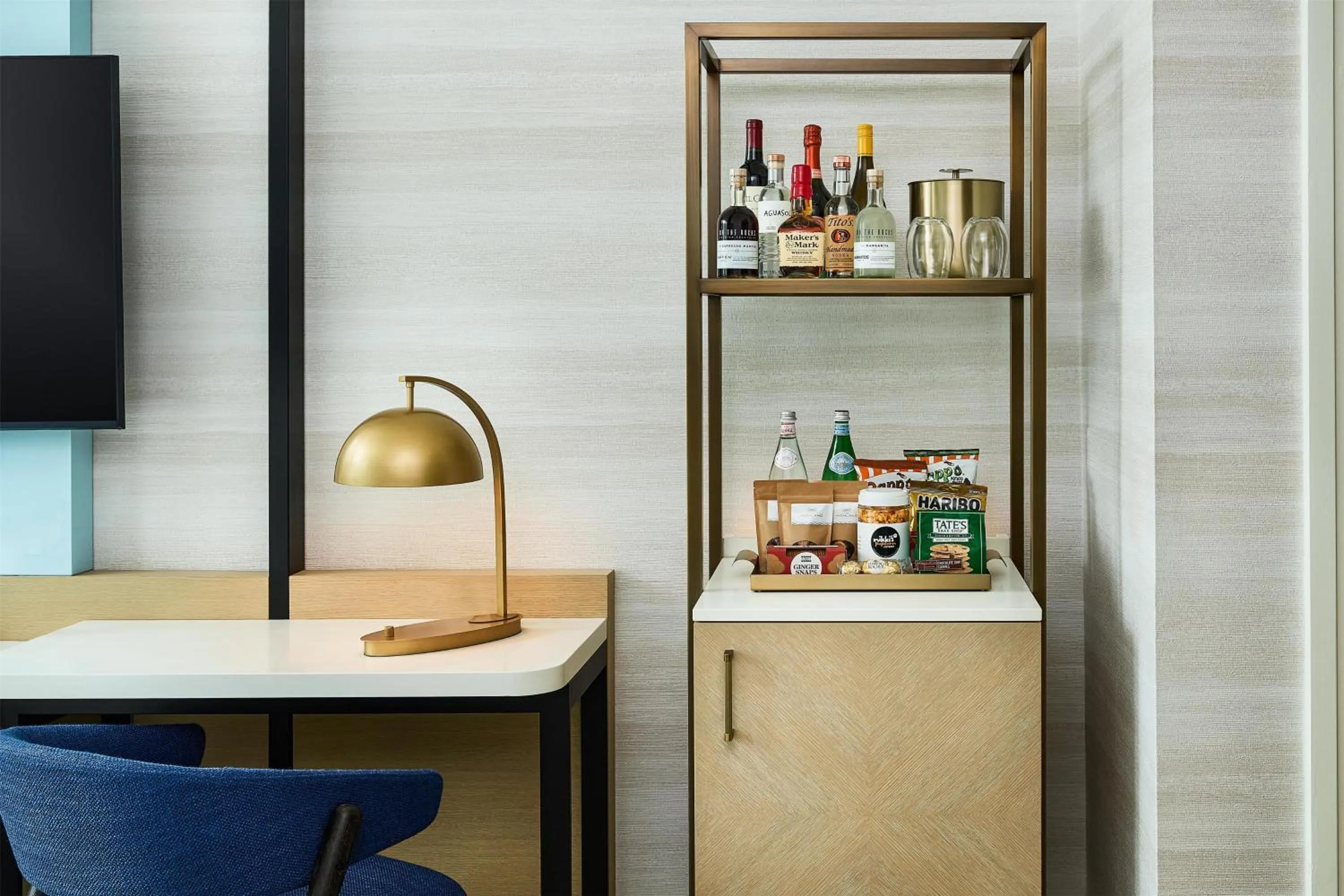 Bedroom in The Highland Dallas, Curio Collection by Hilton