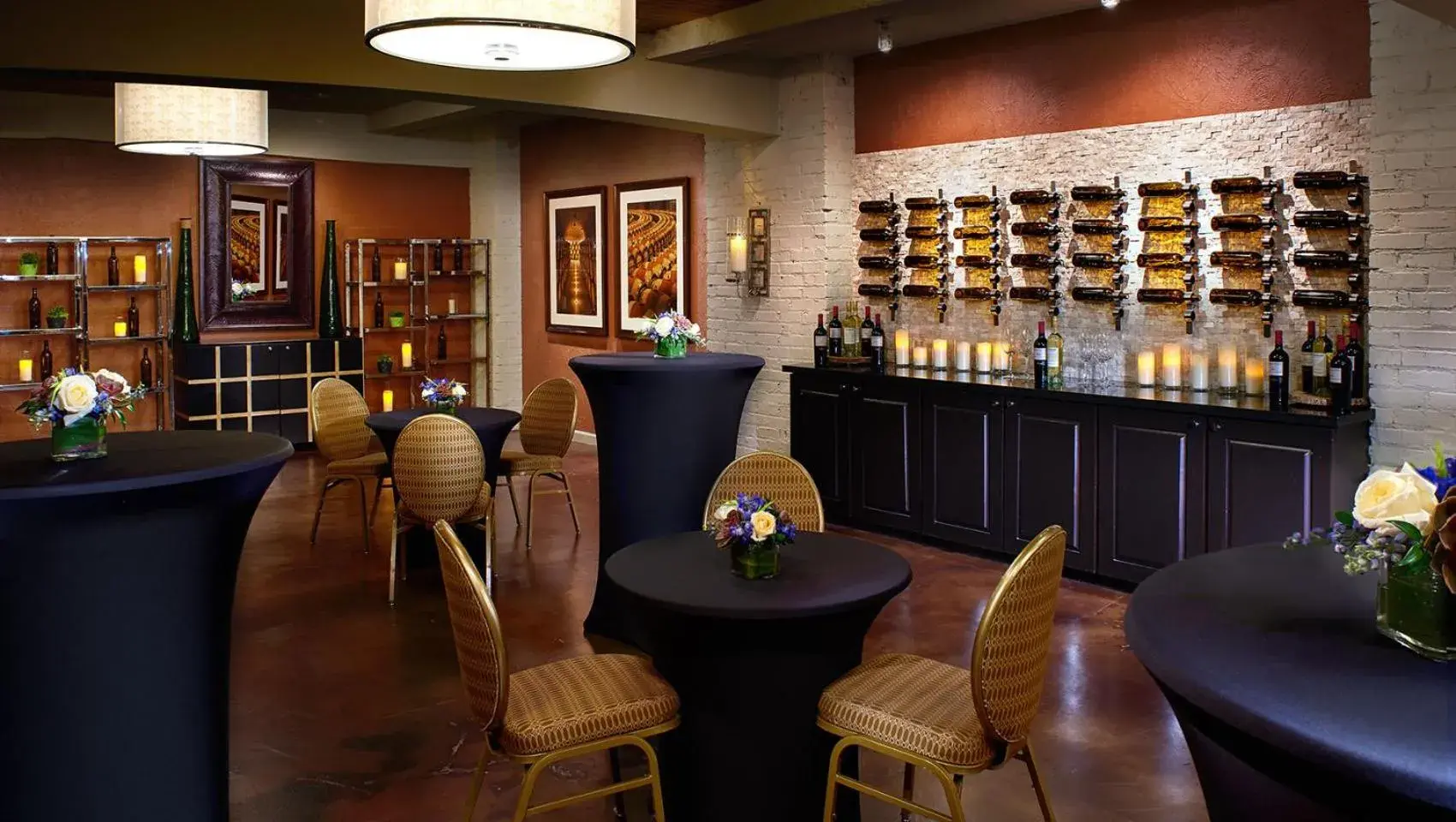 Lounge or bar in Kimpton Hotel Monaco Denver by IHG Lounge or bar in Kimpton Hotel Monaco Denver by IHG