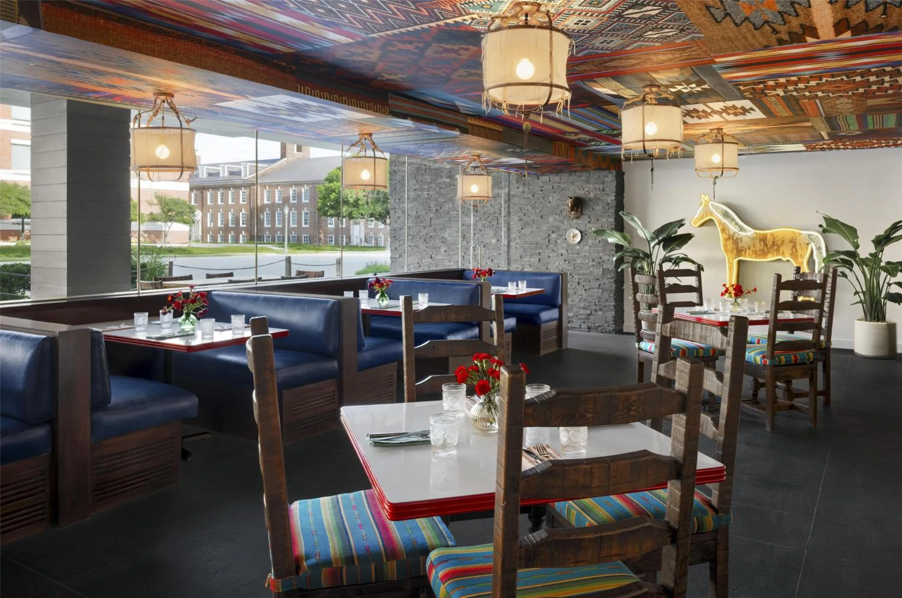 Restaurant/places to eat in Graduate by Hilton Dallas