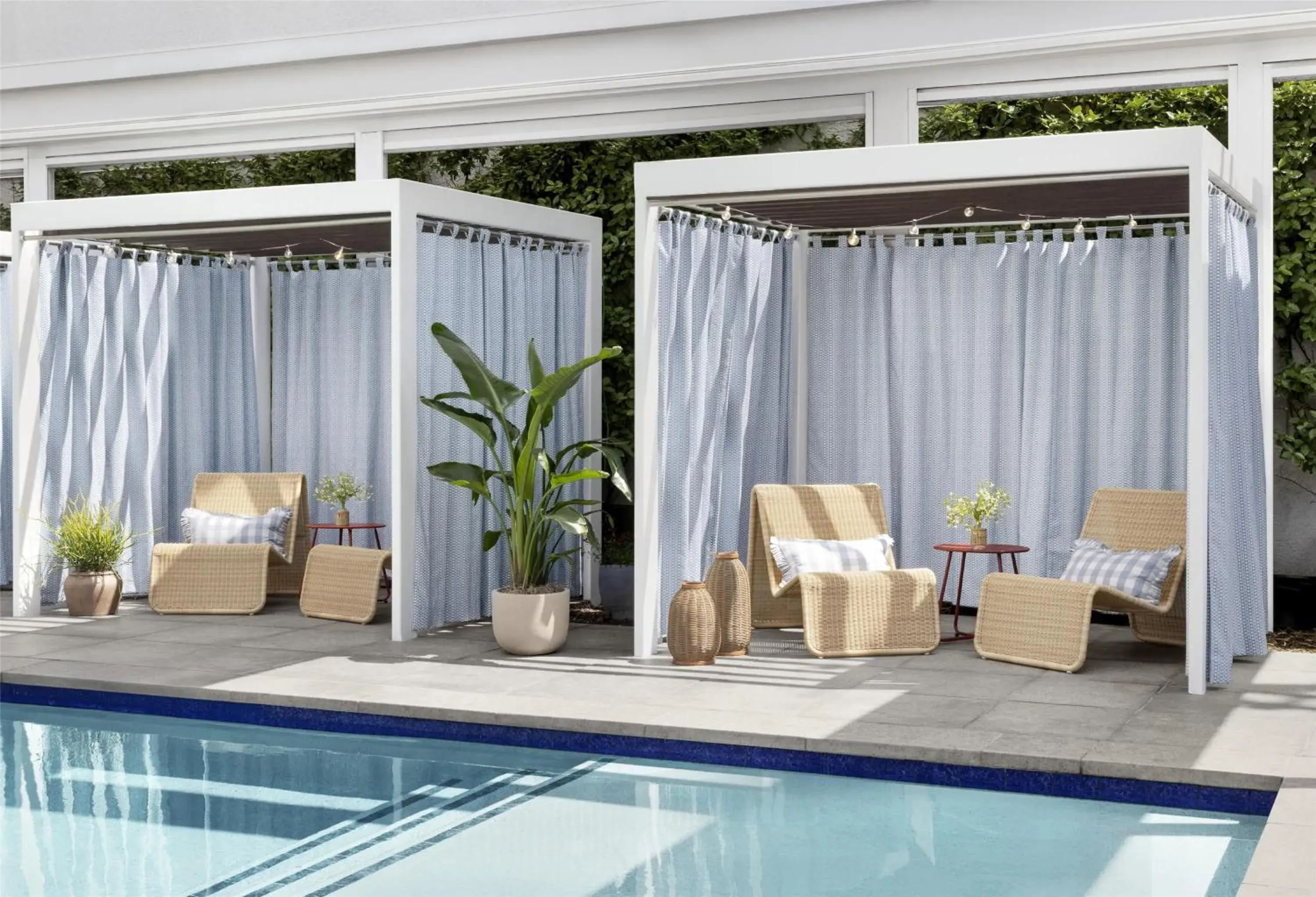 Pool view in Graduate by Hilton Dallas Pool view in Graduate by Hilton Dallas