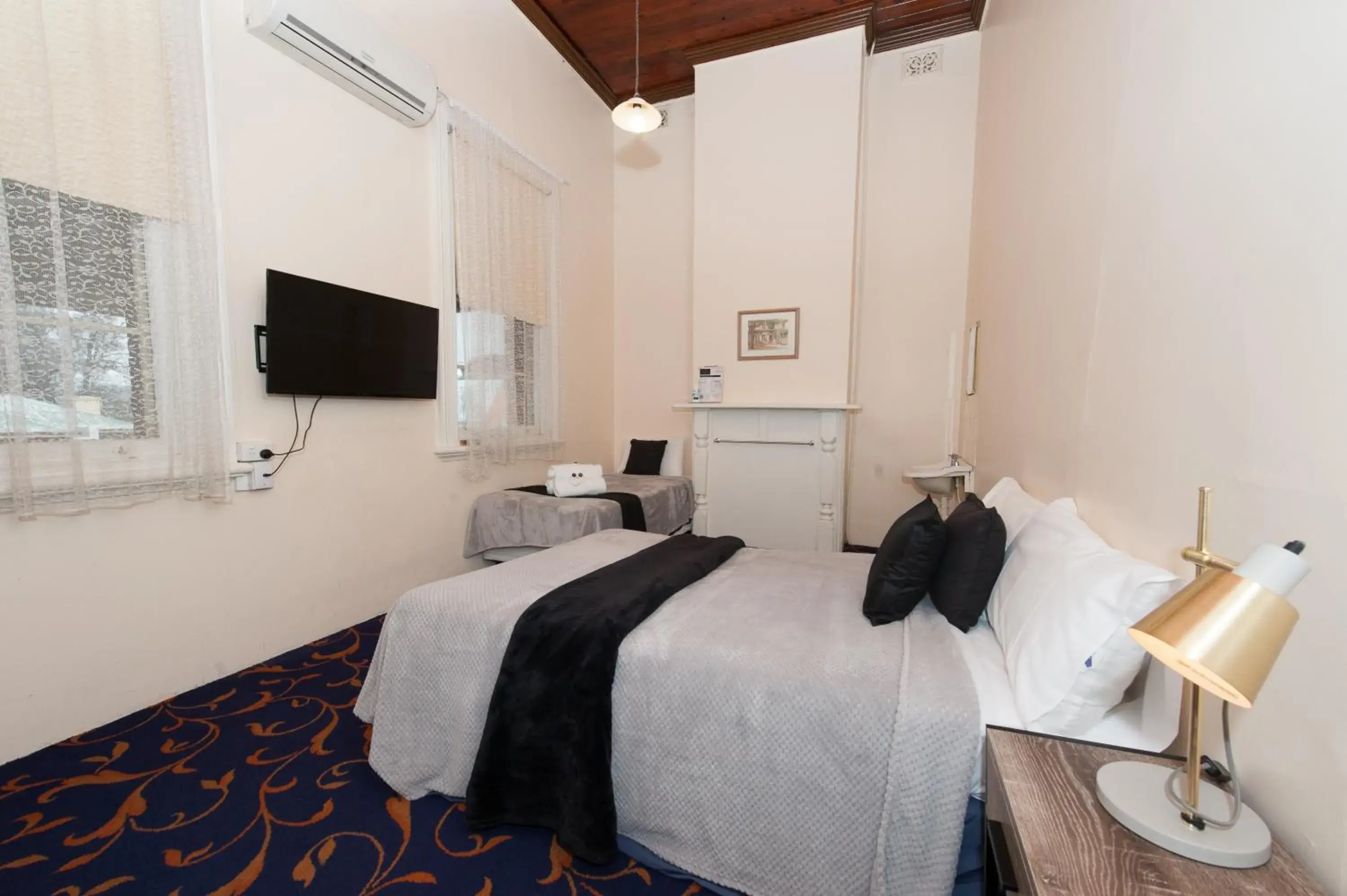 Bed in Riverina hotel Bed in Riverina hotel