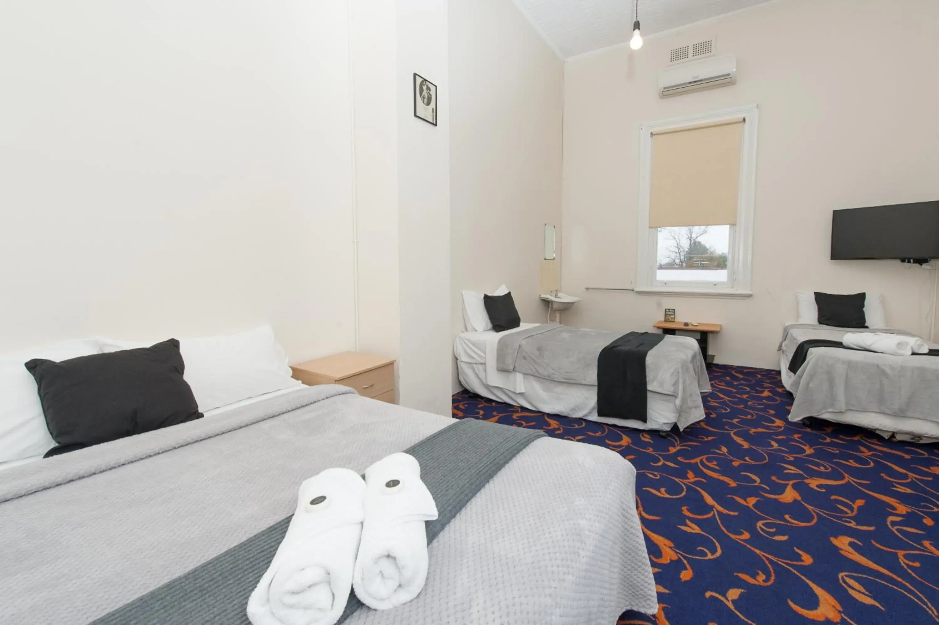 Bed in Riverina hotel Bed in Riverina hotel