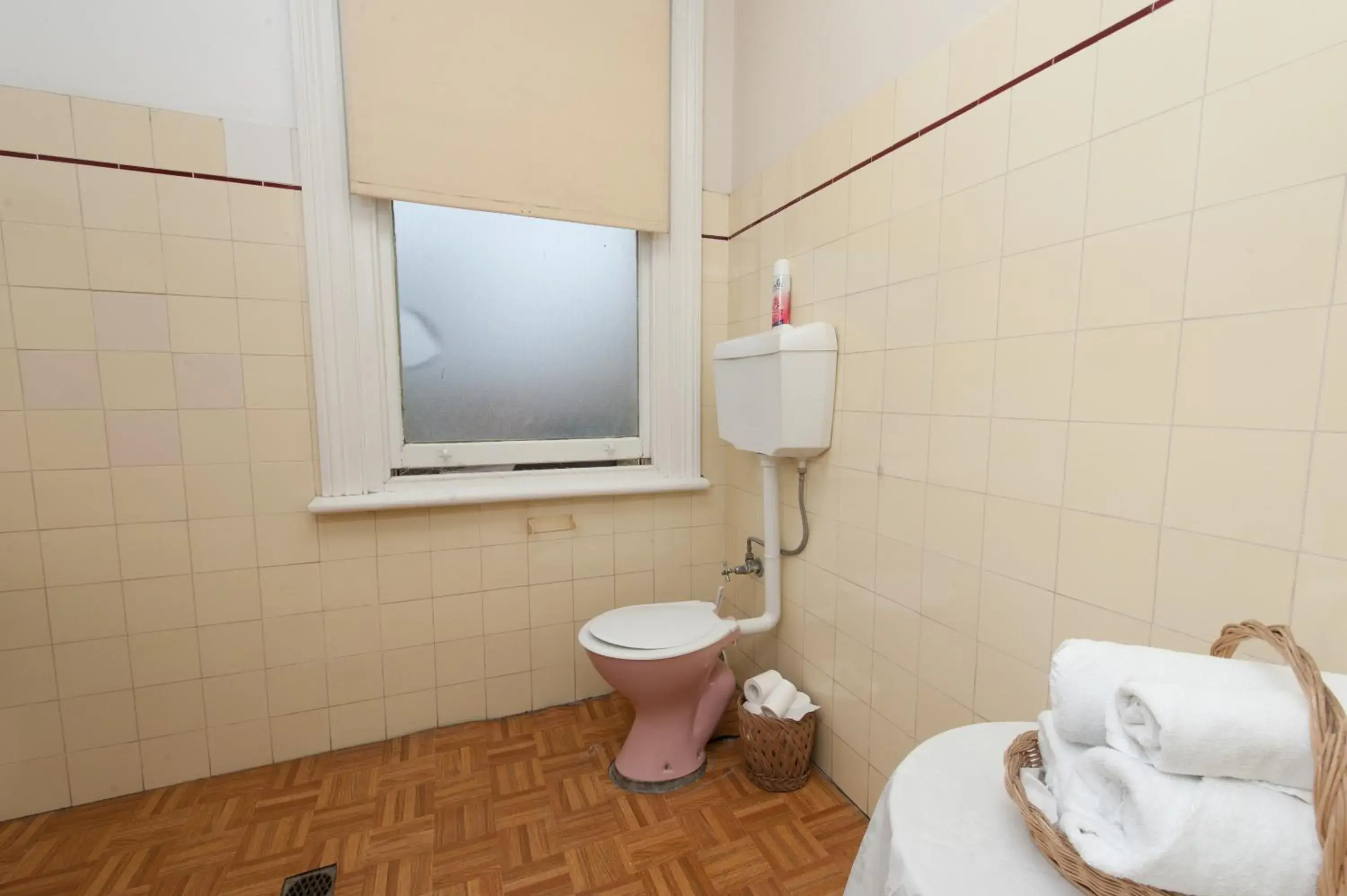 Bathroom in Riverina hotel Bathroom in Riverina hotel