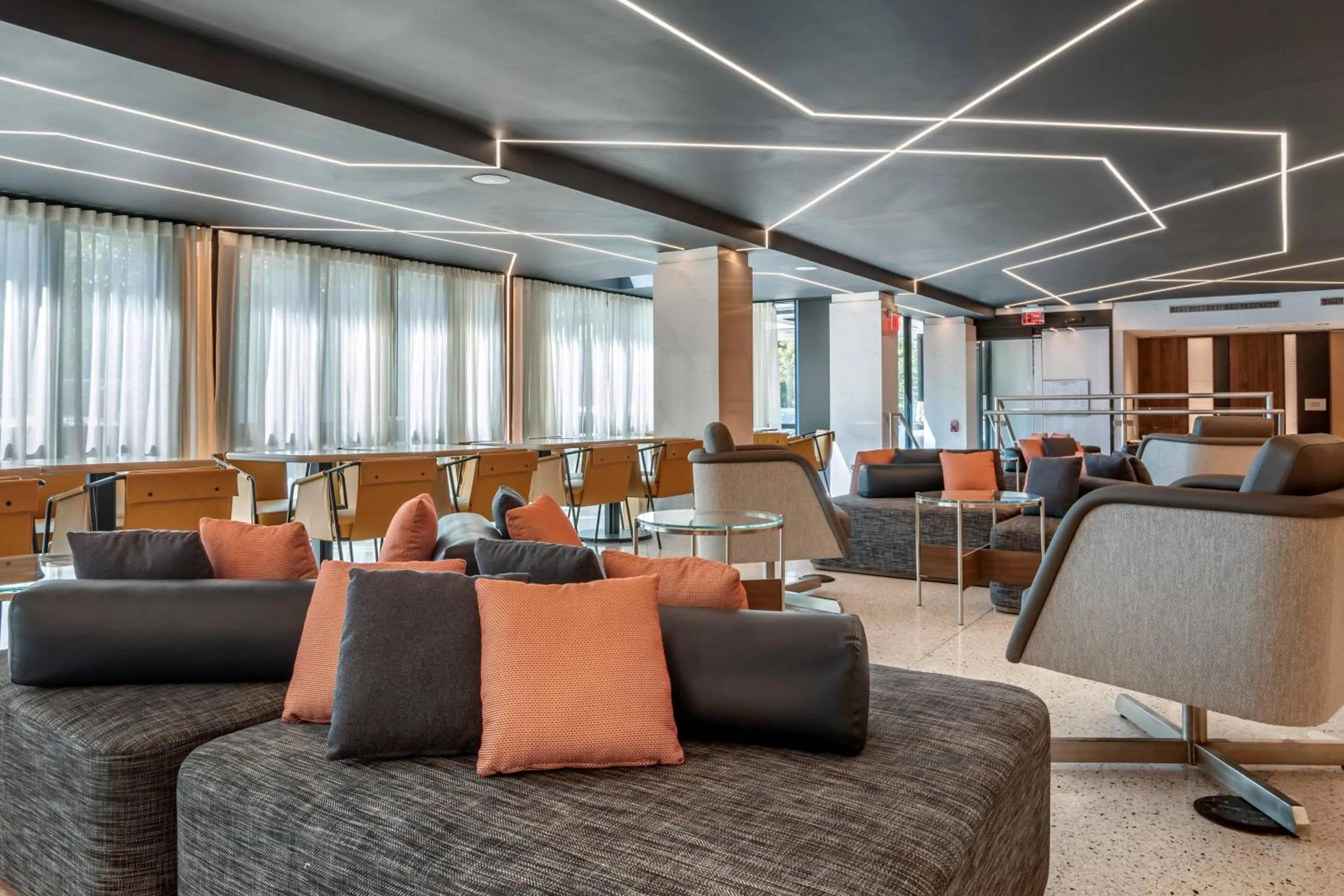 Lobby or reception in Courtyard by Marriott Washington, DC Dupont Circle