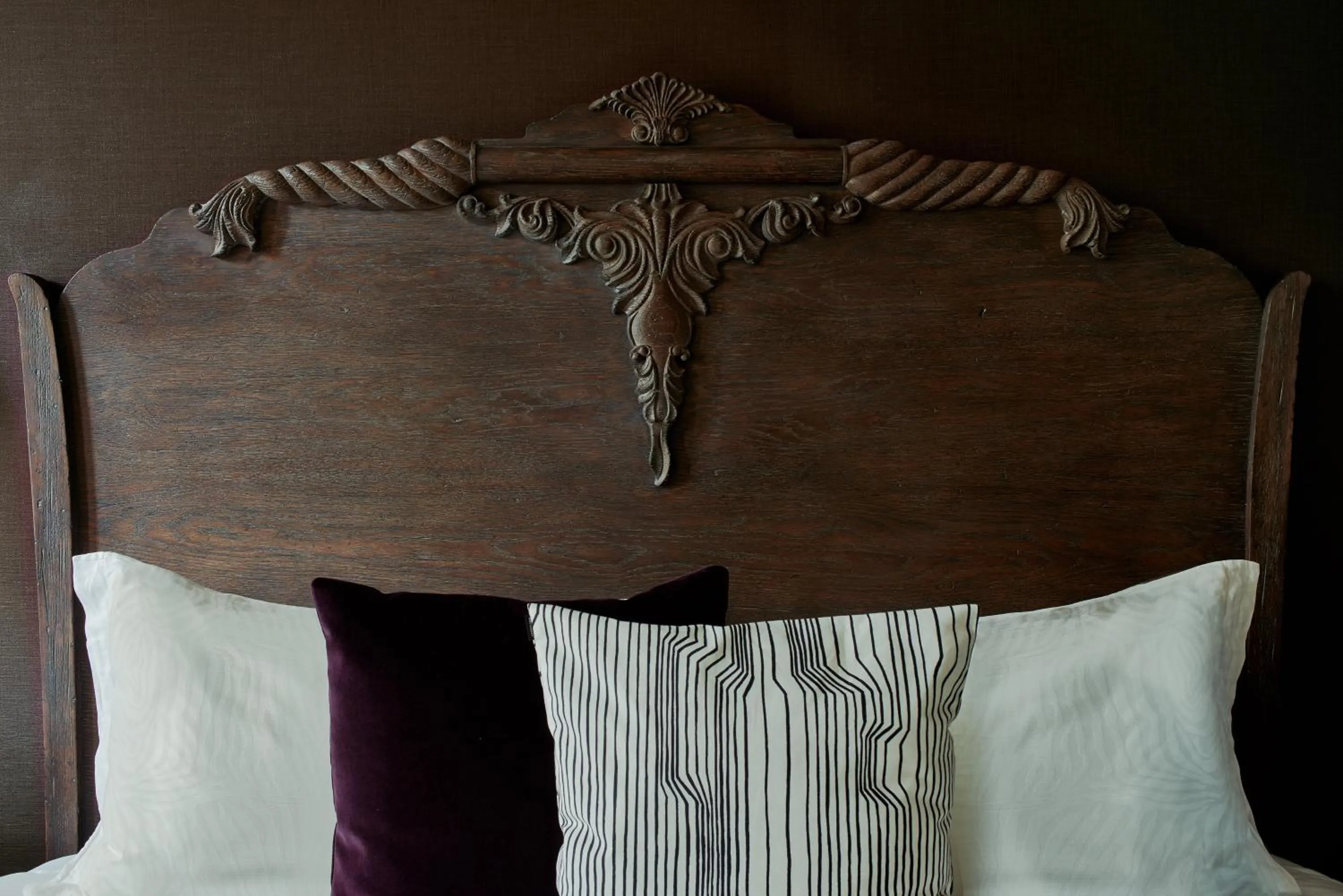 Photo of the whole room, Bed in Kimpton Hotel Vintage Portland by IHG