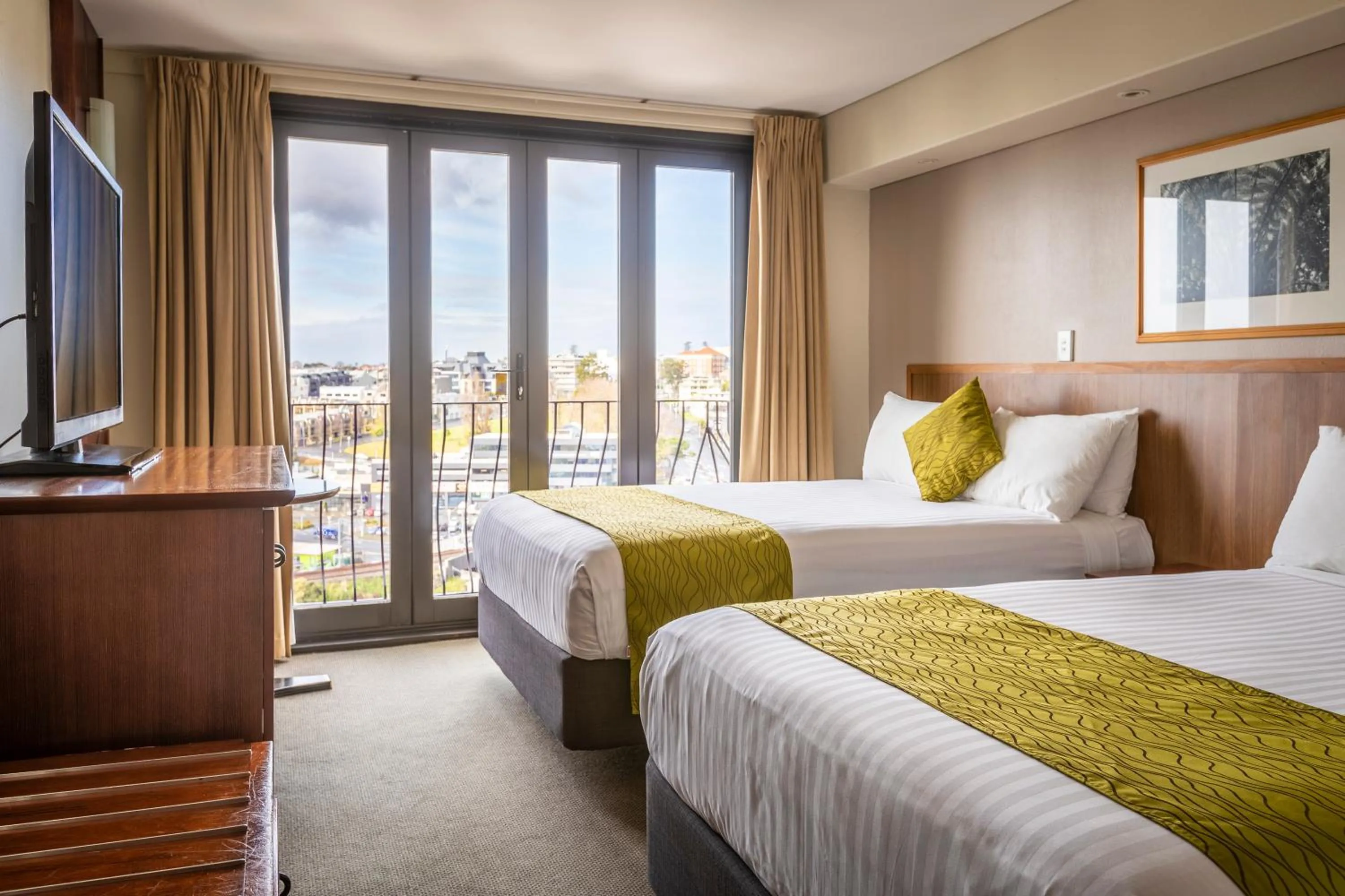 View (from property/room), Bed in Copthorne Hotel Auckland City