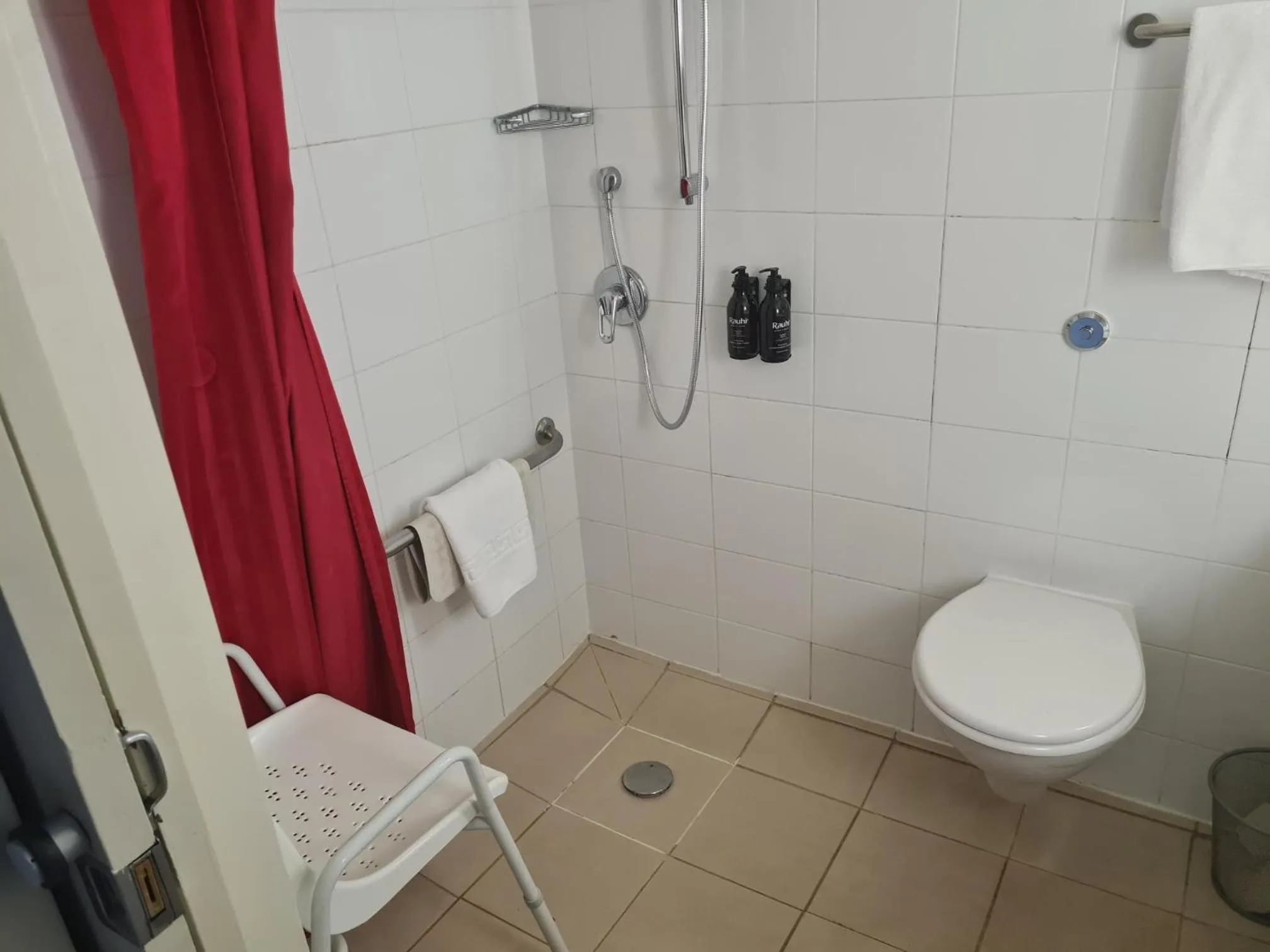 Bathroom in Copthorne Hotel Auckland City