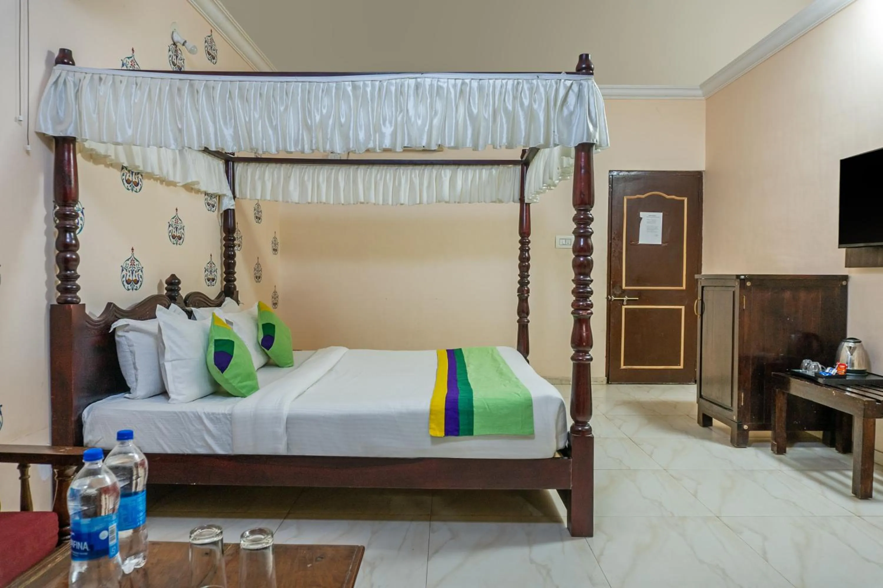 Deluxe Double Room in Treebo Kumbhal Castle, 2 Km From Kumbalgarh Fort