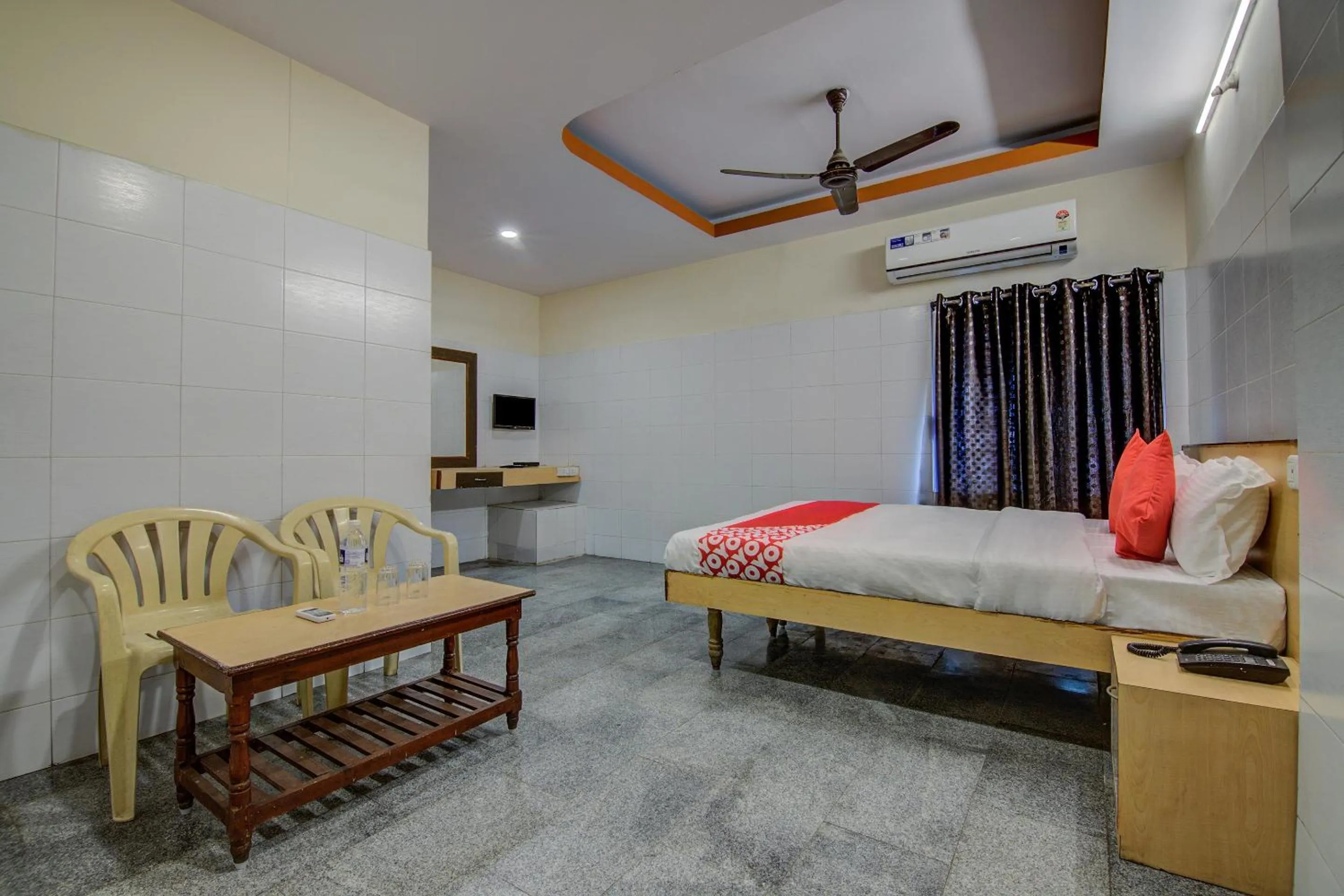 Bedroom in Hotel O Mayur's residency