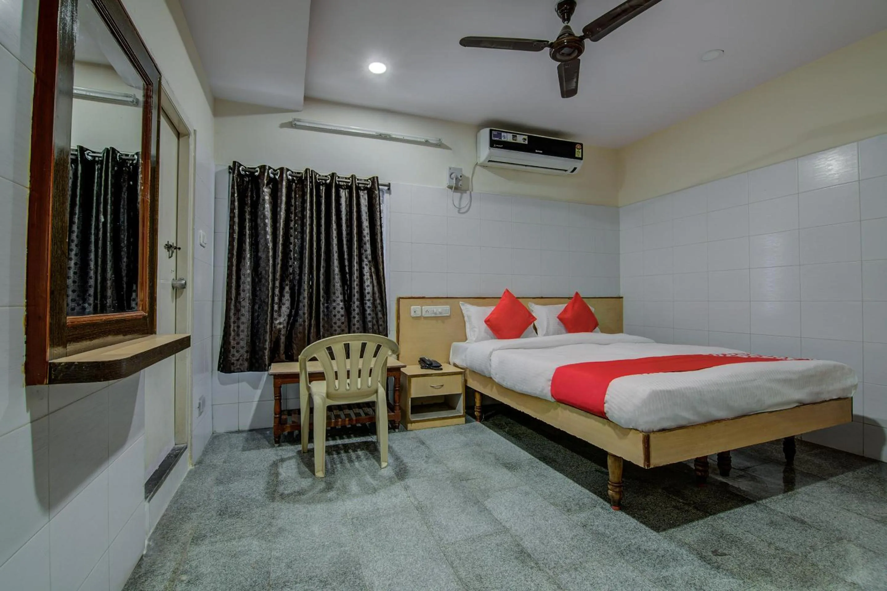 Bedroom in Hotel O Mayur's residency