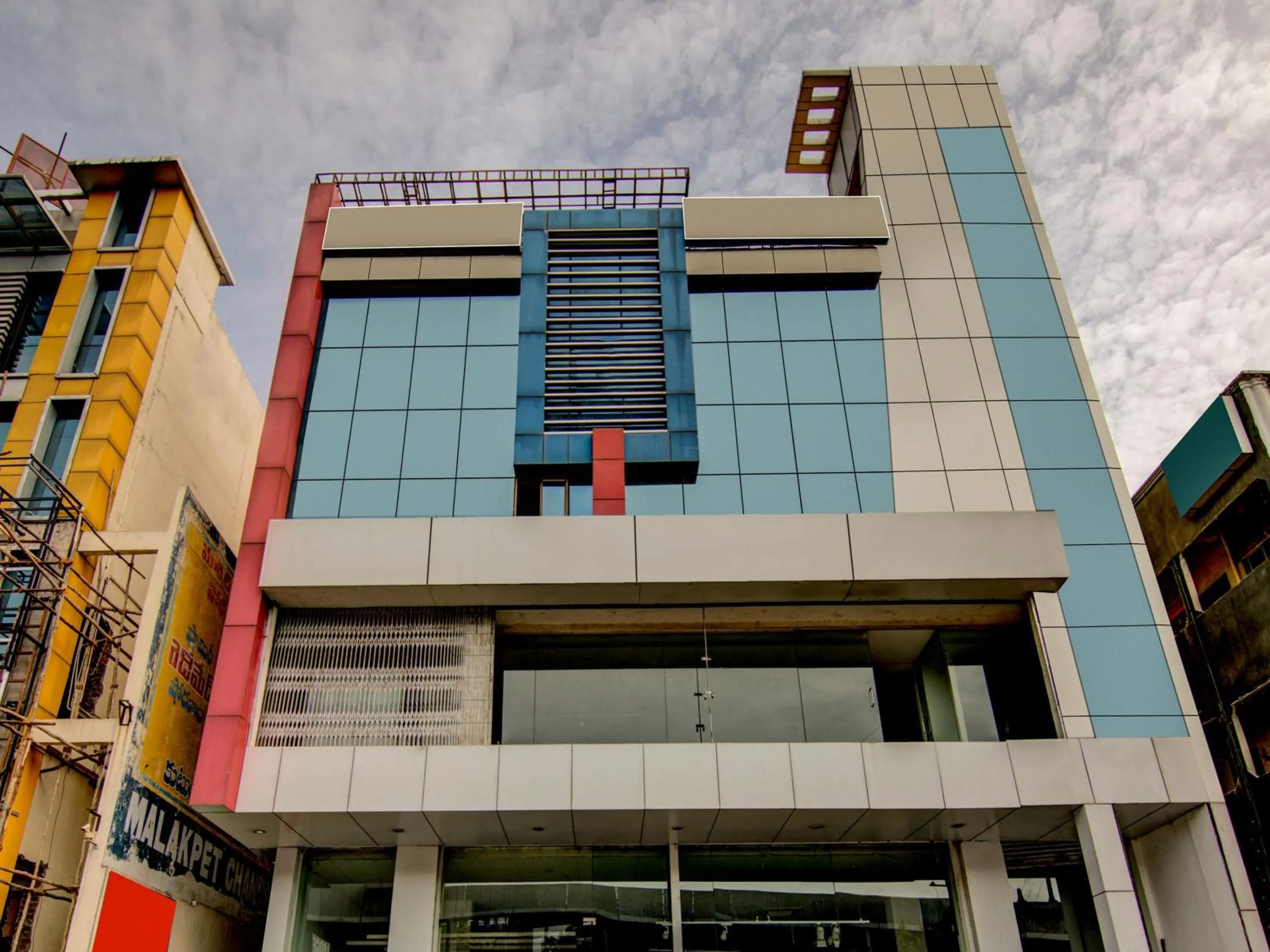 Facade/entrance, Property Building in Hotel O Mayur's Residency Near Malkpet