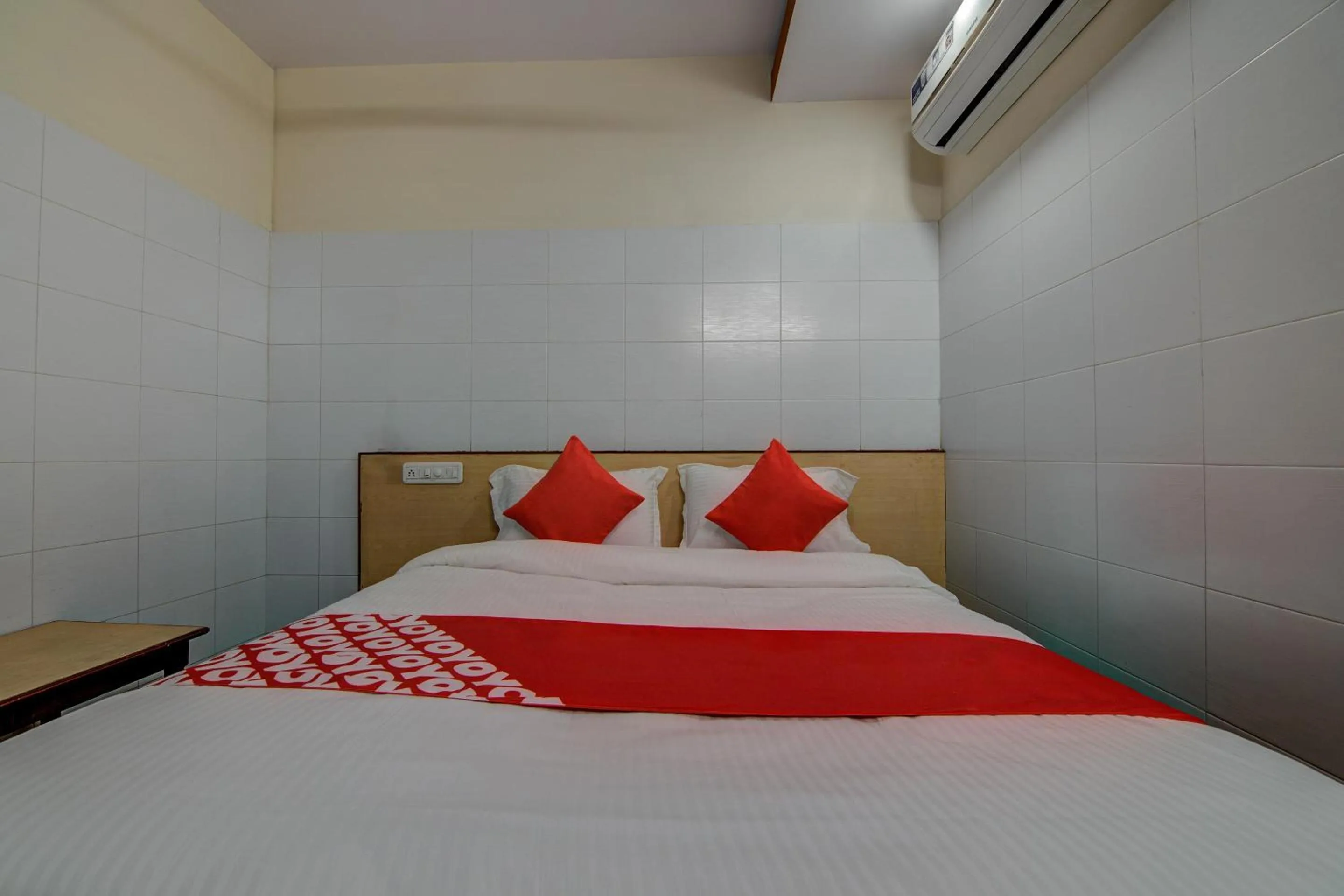 Bedroom, Bed in Hotel O Mayur's Residency Near Malkpet