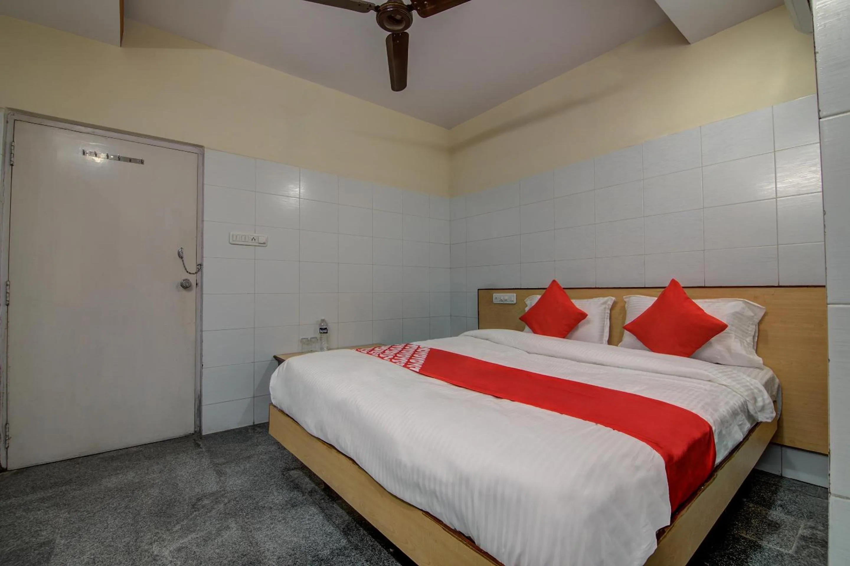 Bedroom in Hotel O Mayur's residency