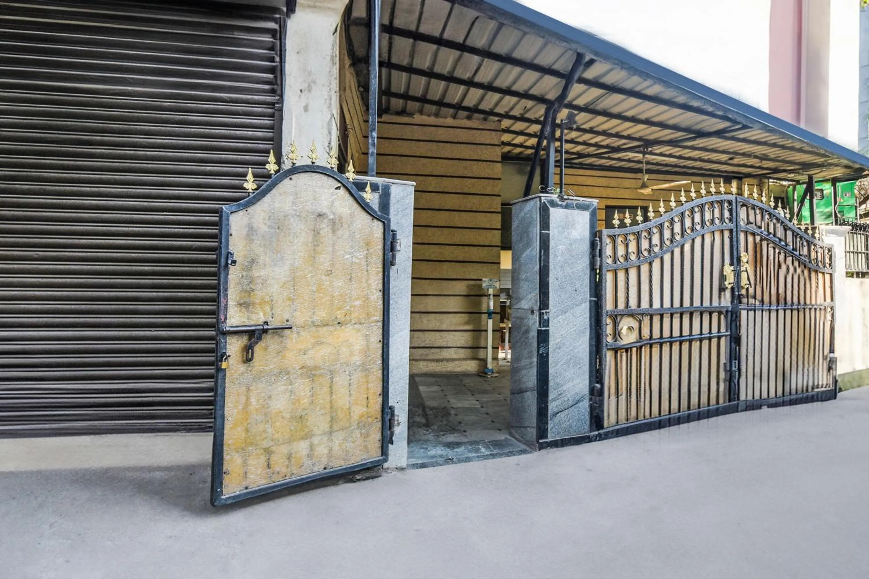 Facade/entrance in Super Townhouse Townvilla Guesthouse