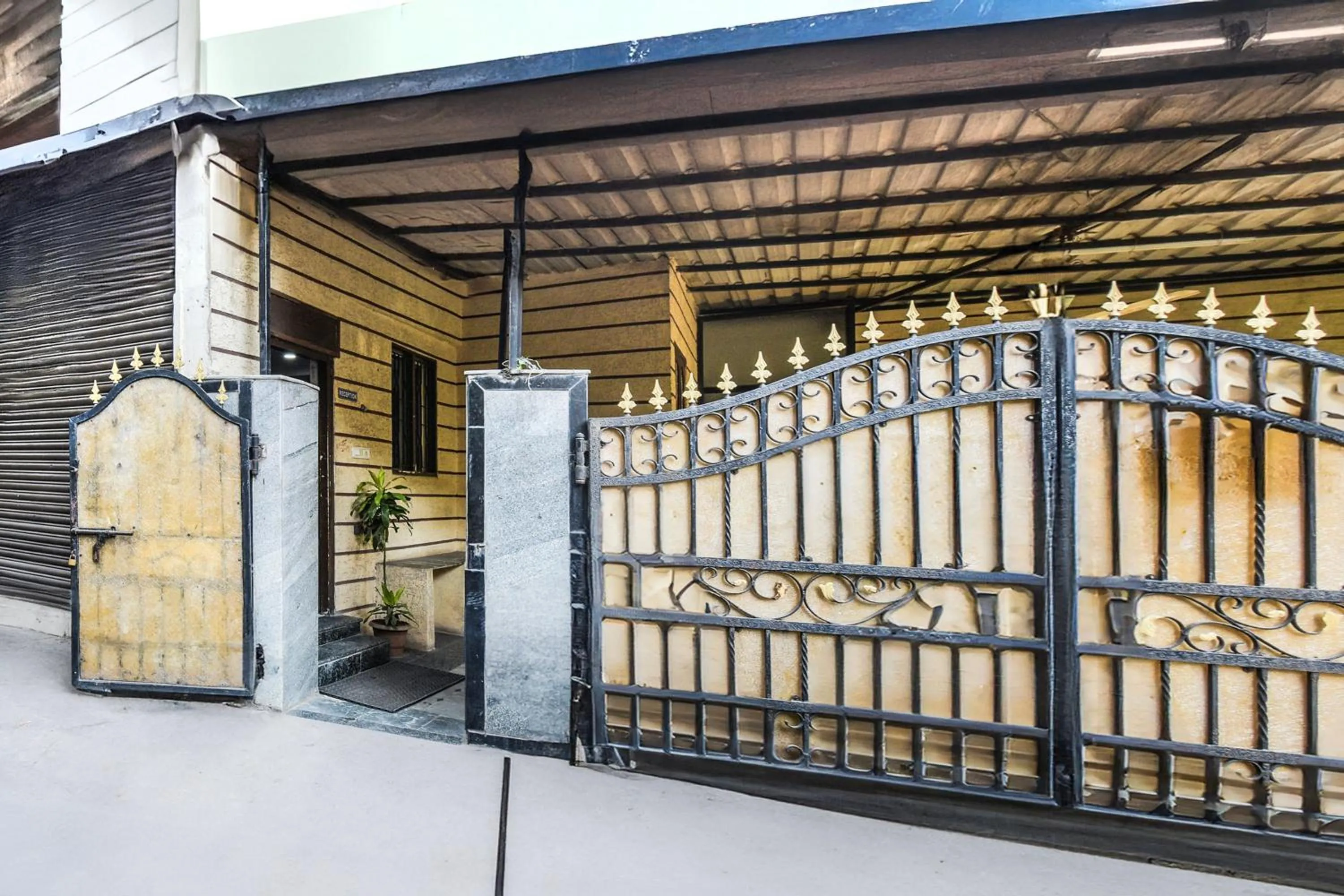 Facade/entrance in Super Townhouse Townvilla Guesthouse