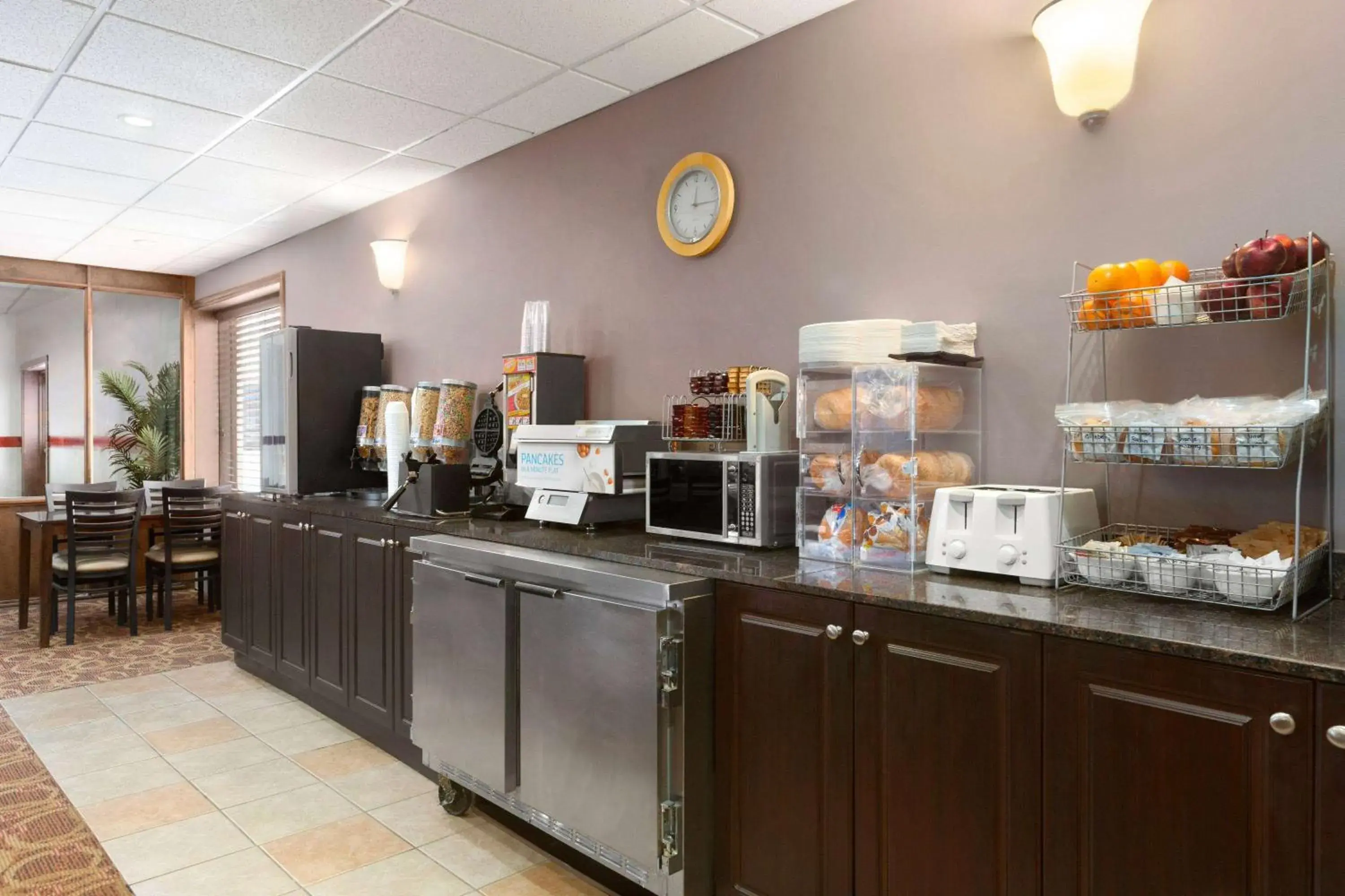 Restaurant/places to eat in Travelodge by Wyndham Meadow Lake Restaurant/places to eat in Travelodge by Wyndham Meadow Lake