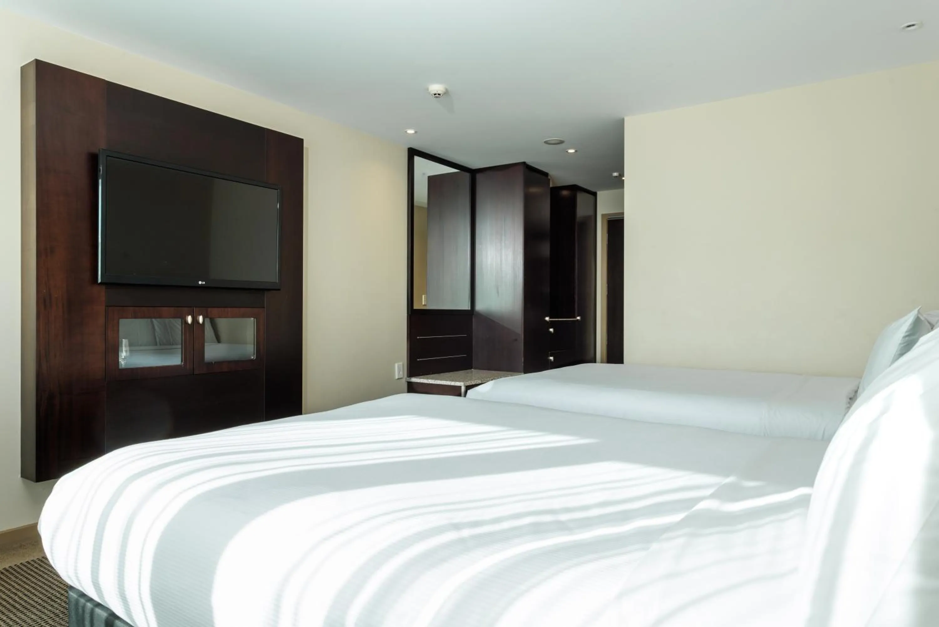 Bed in Copthorne Hotel Wellington, Oriental Bay