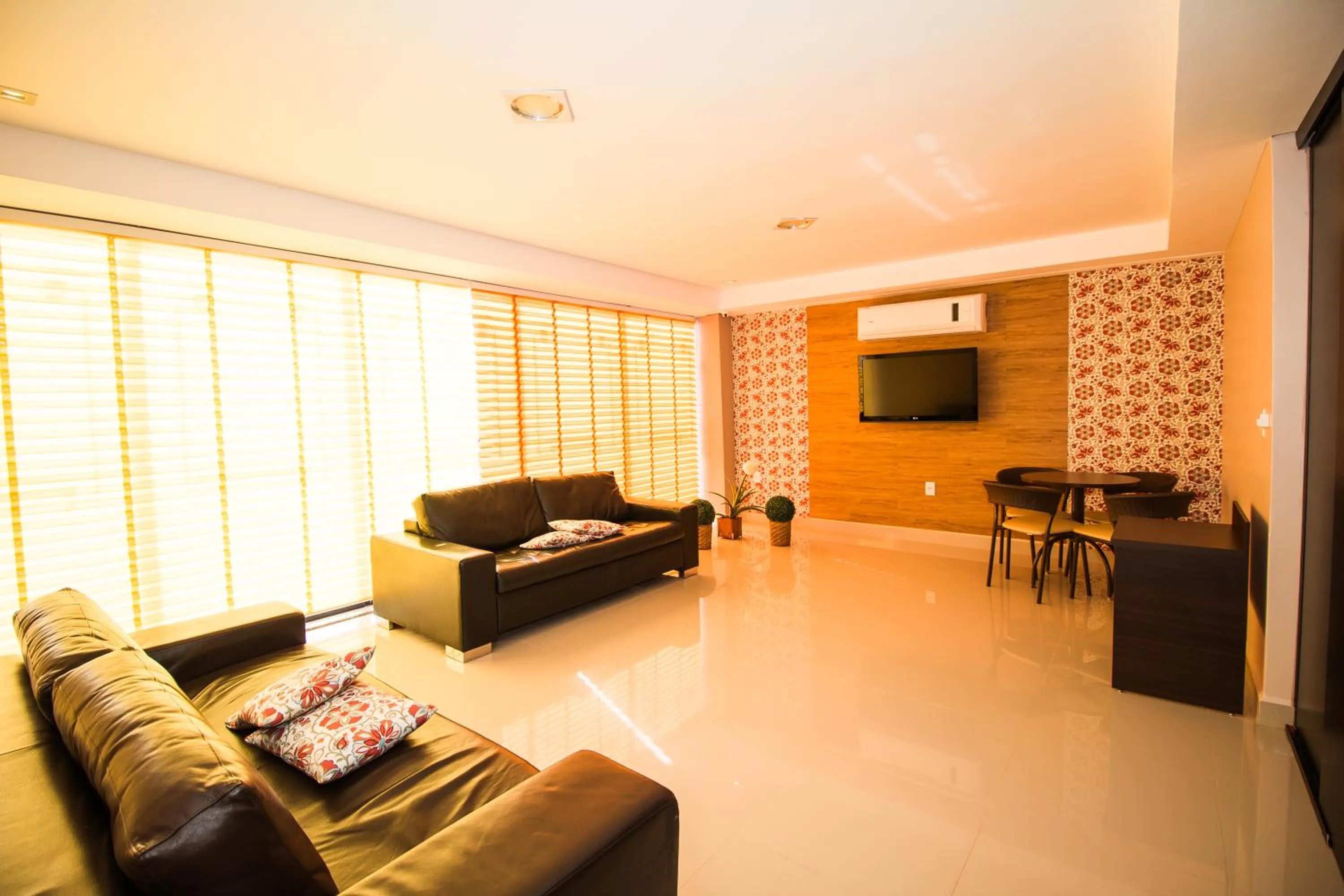 Communal lounge/ TV room in Hotel Nativo