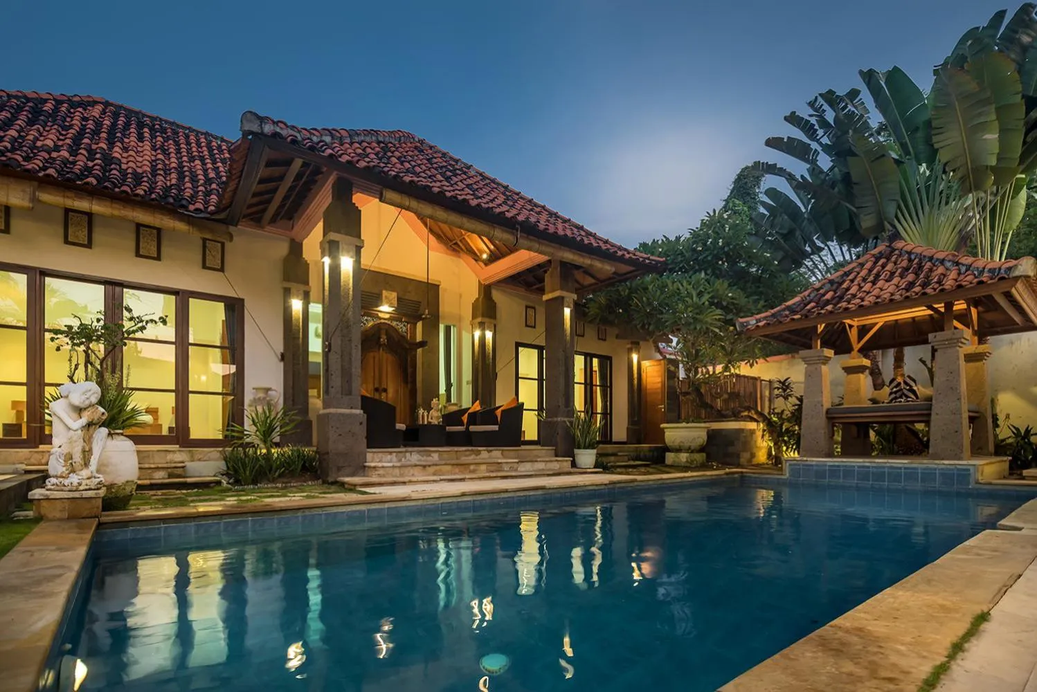 Swimming pool in Georgina Estate by Villas Direct Bali