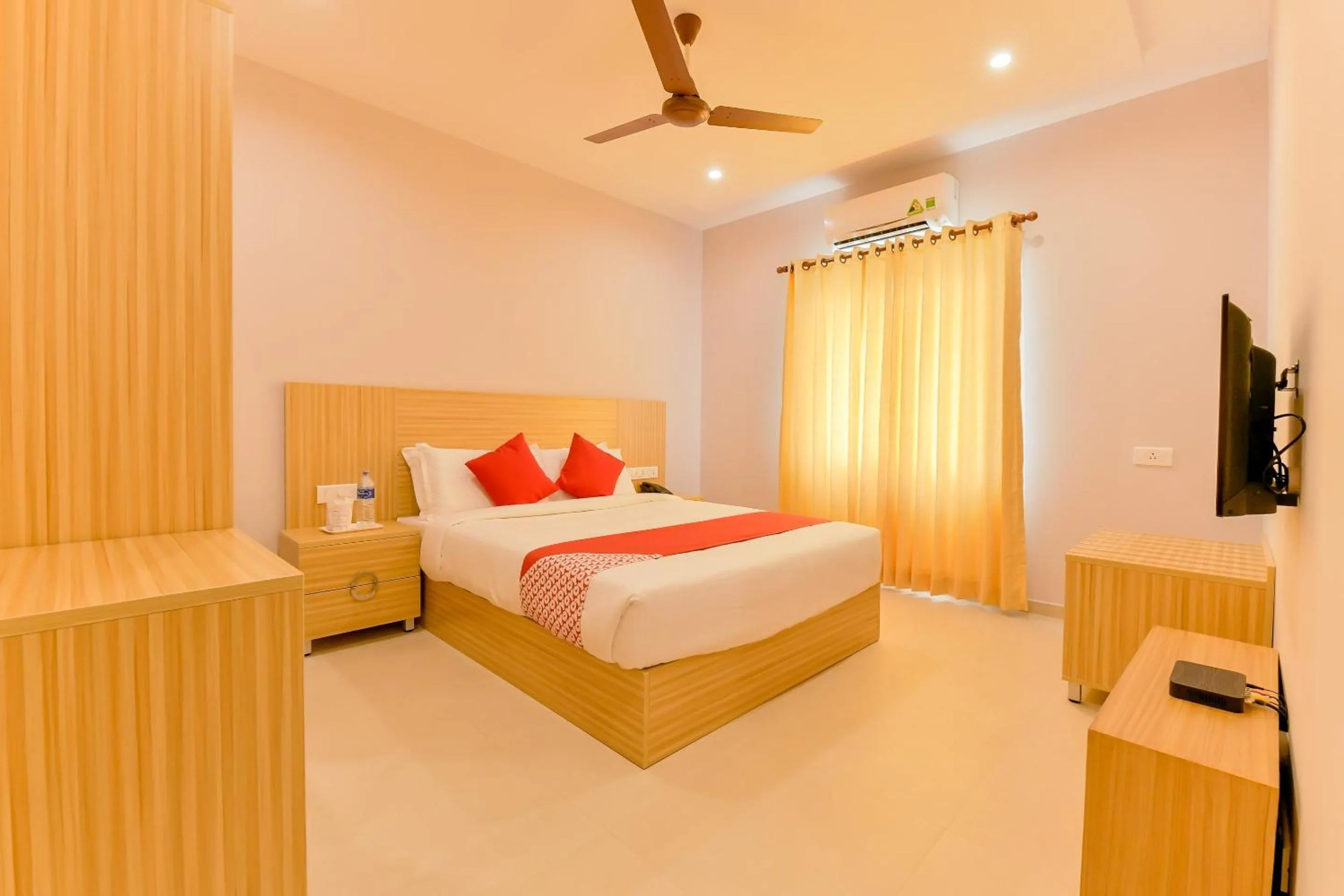 Bedroom, Bed in Super Townhouse Edassery Blue Bells