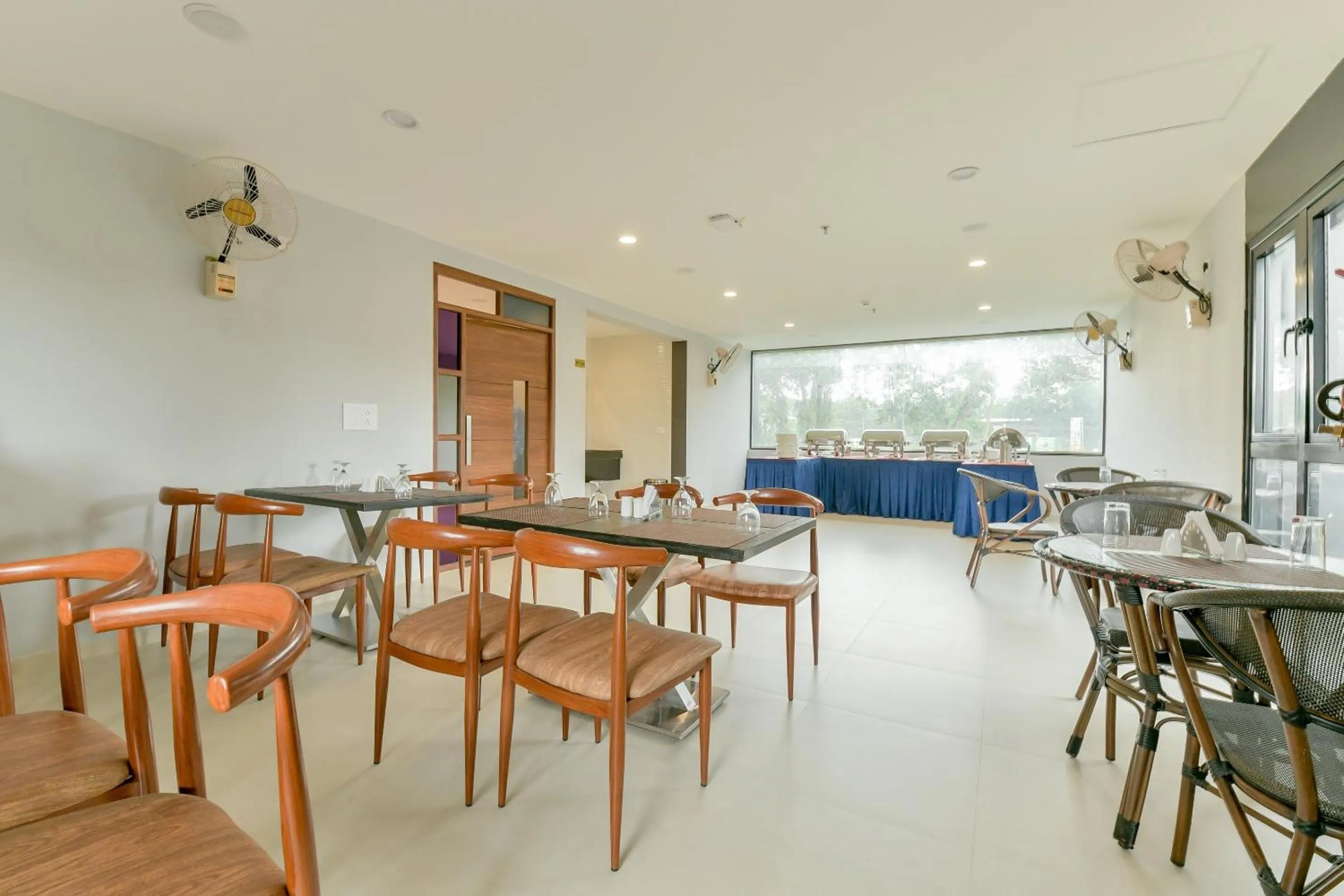 Lobby or reception in Super Townhouse Edassery Blue Bells