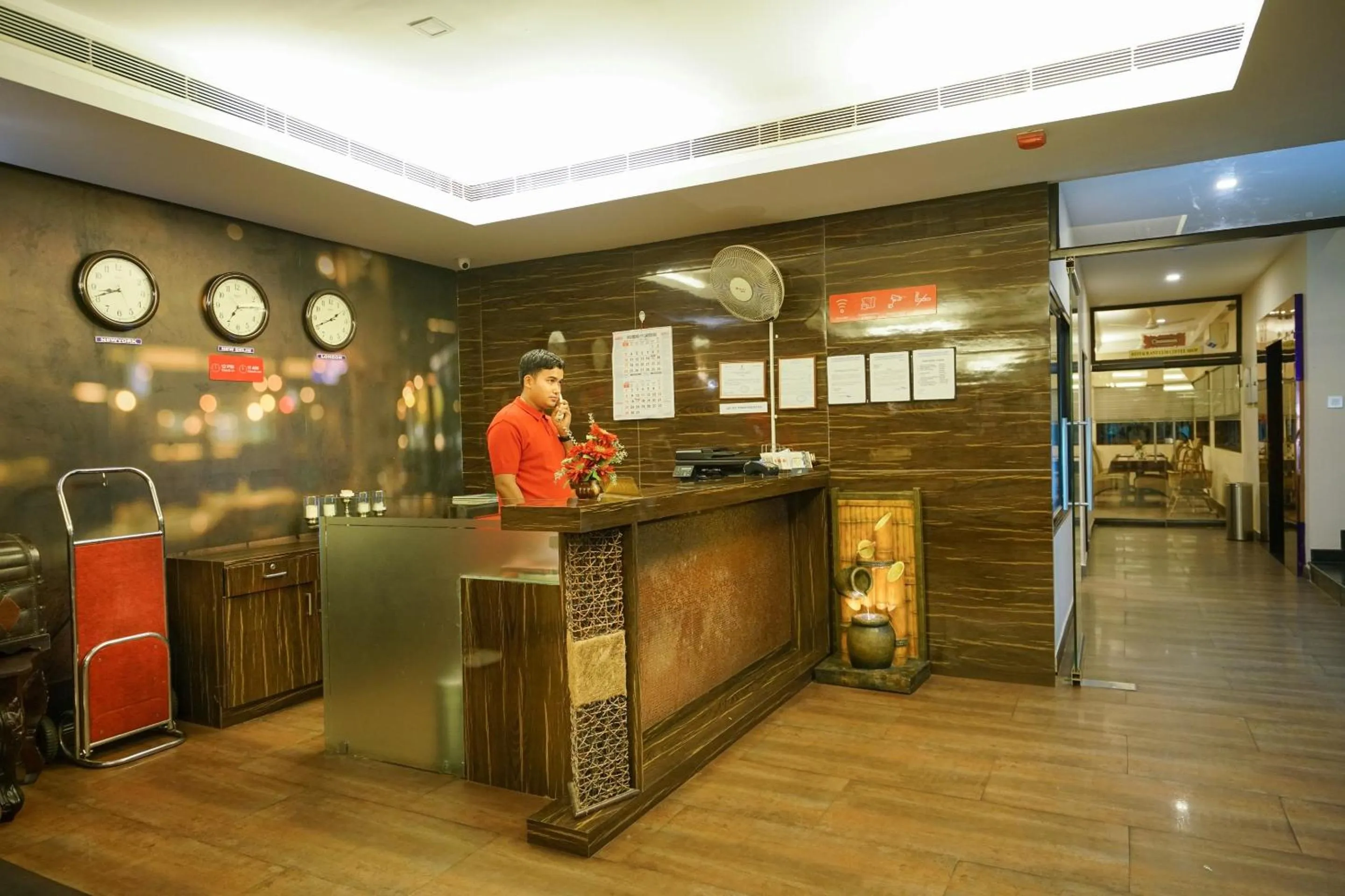 Lobby or reception in Super Townhouse Mookkannoor Tourist Home