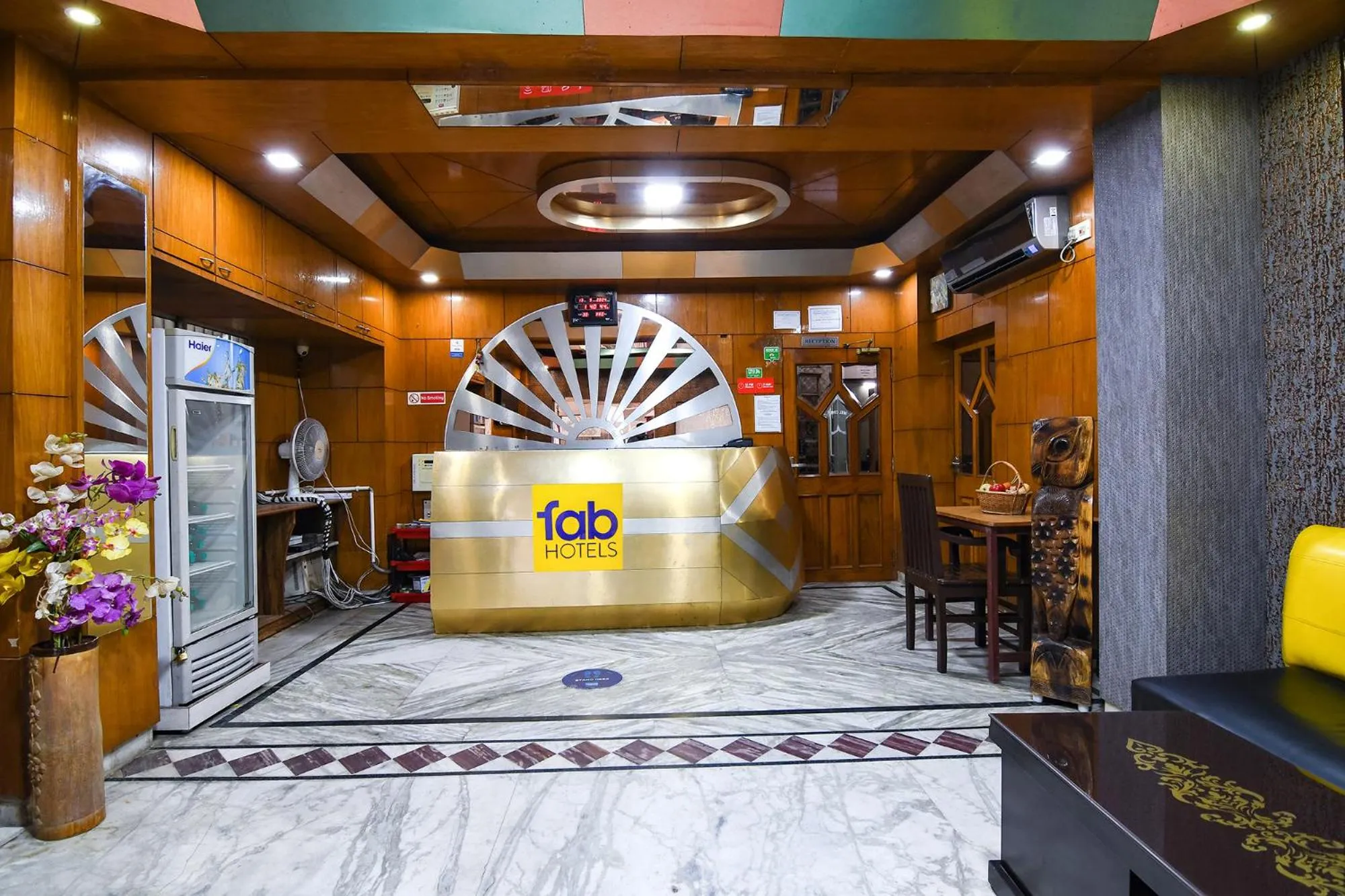 Lobby or reception in FabHotel Wild Orchid - 800m from Medica Superspecialty Hospital