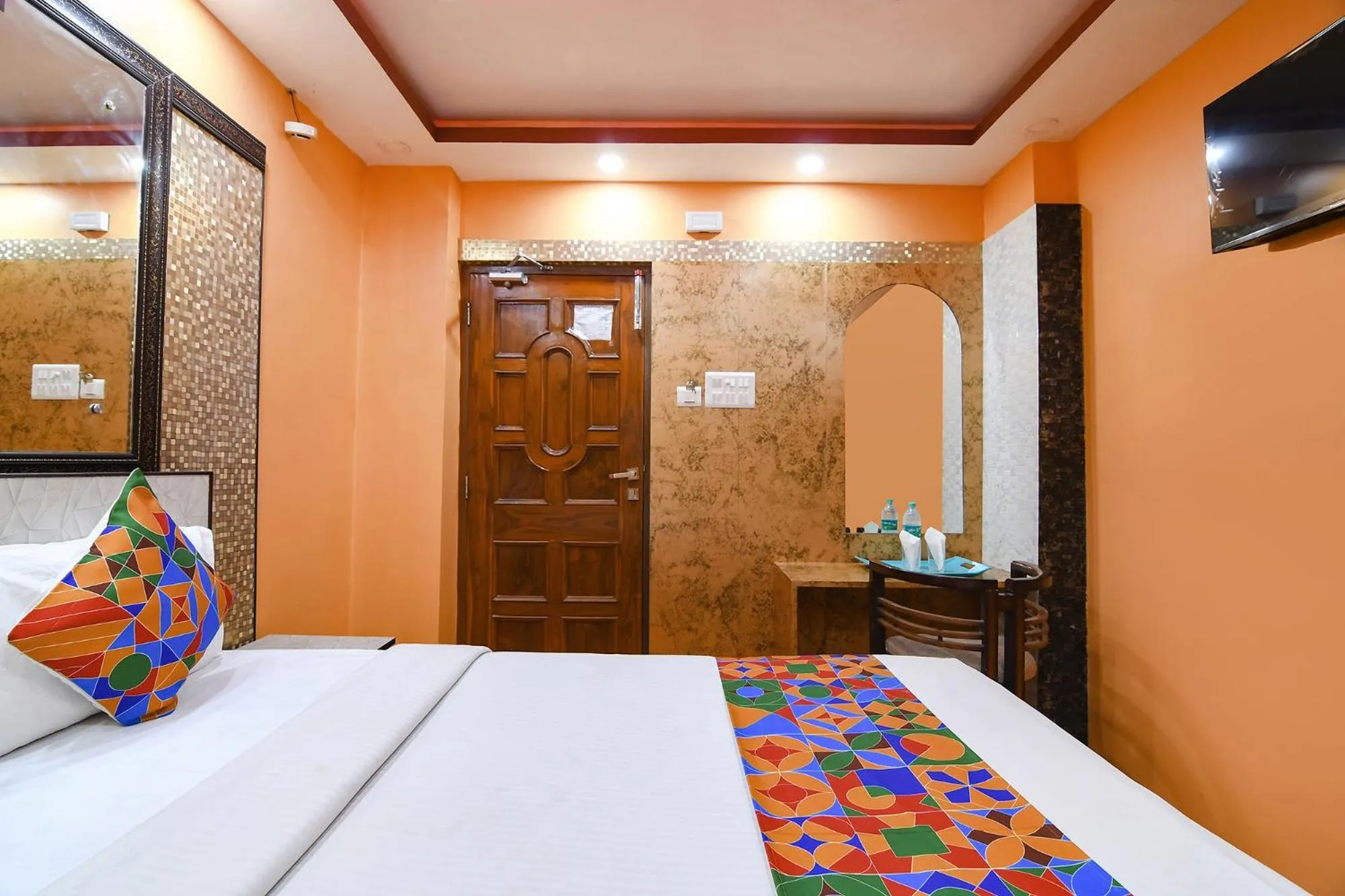 Bed in FabHotel Wild Orchid - 800m from Medica Superspecialty Hospital