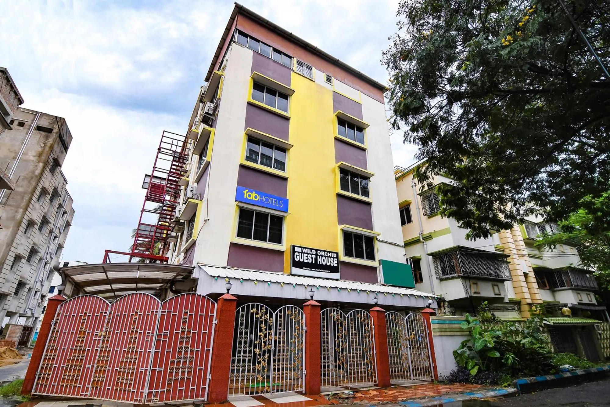 Property building in FabHotel Wild Orchid - 800m from Medica Superspecialty Hospital