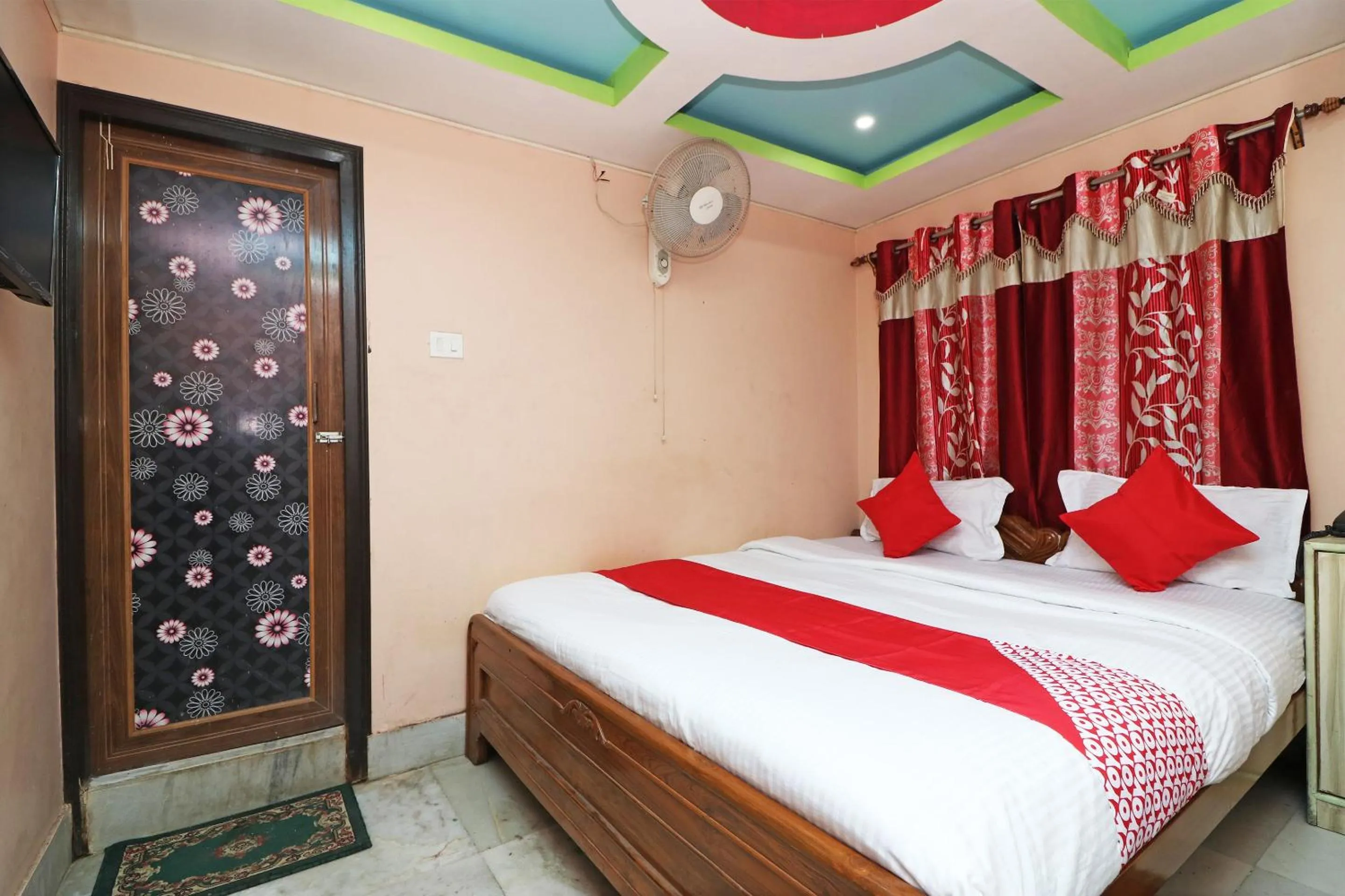 Bedroom, Bed in Xpress Inn