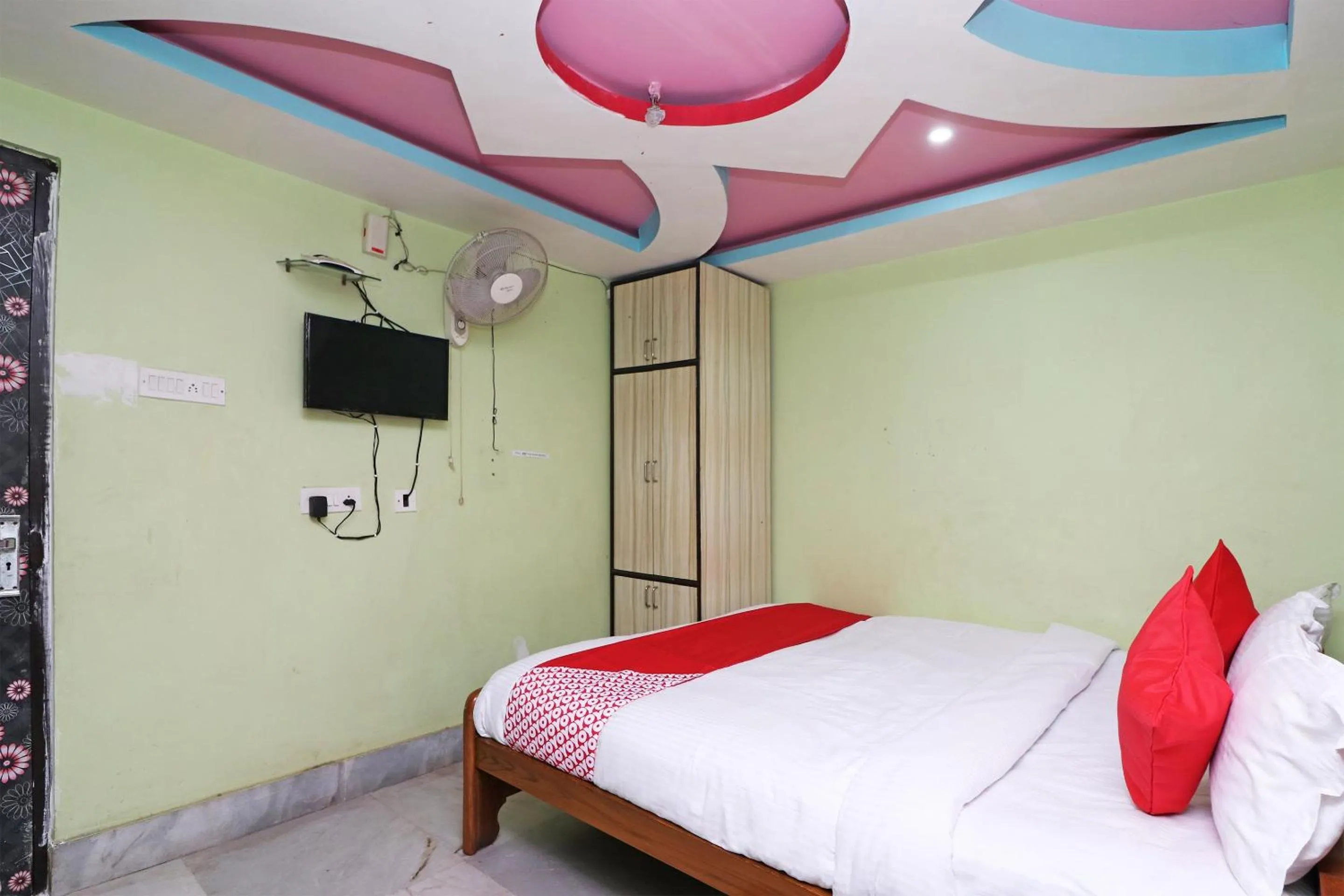 Bedroom, Bed in Xpress Inn