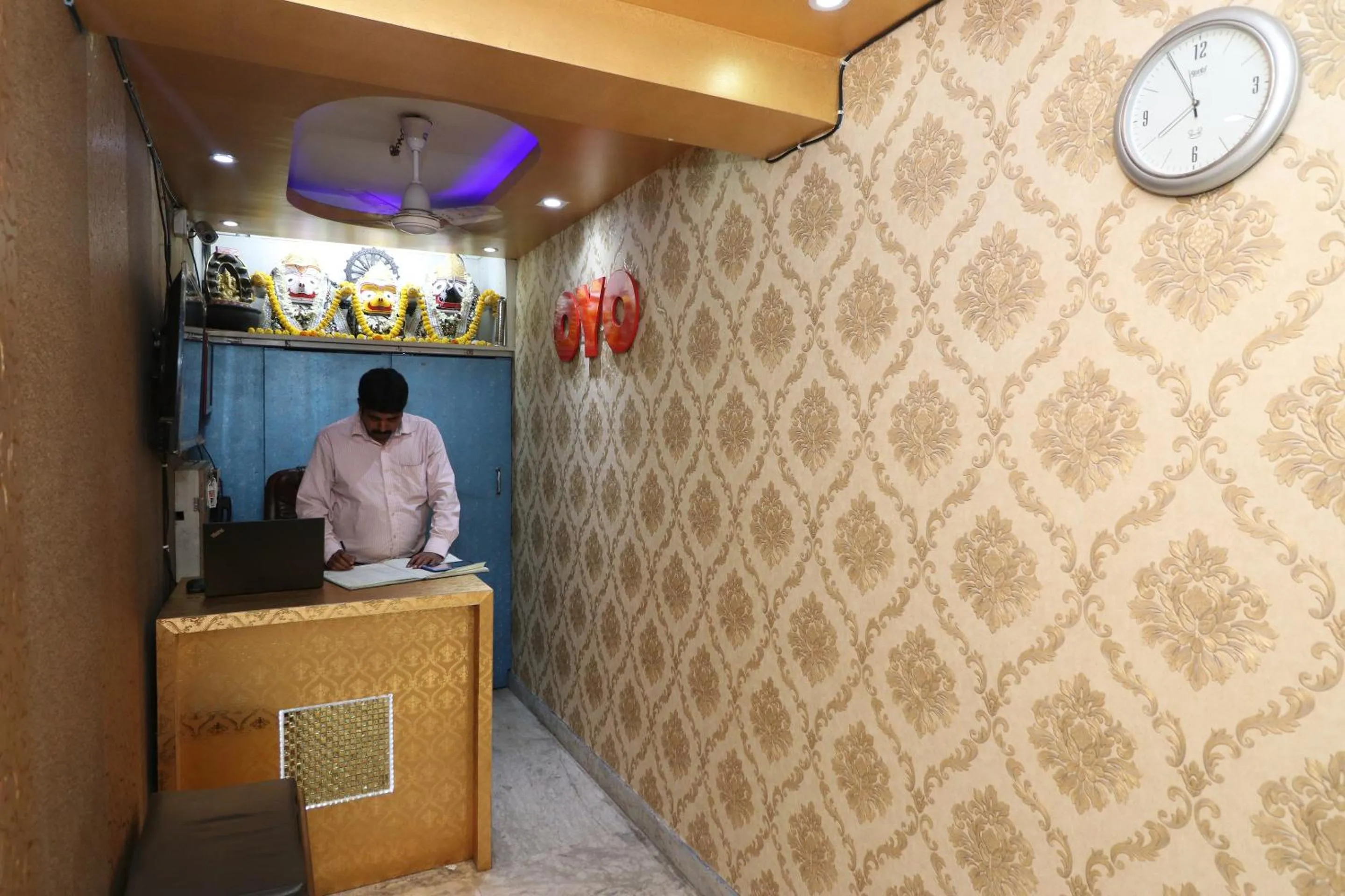 Lobby or reception, Staff in OYO 18490 Hotel Jagannath International