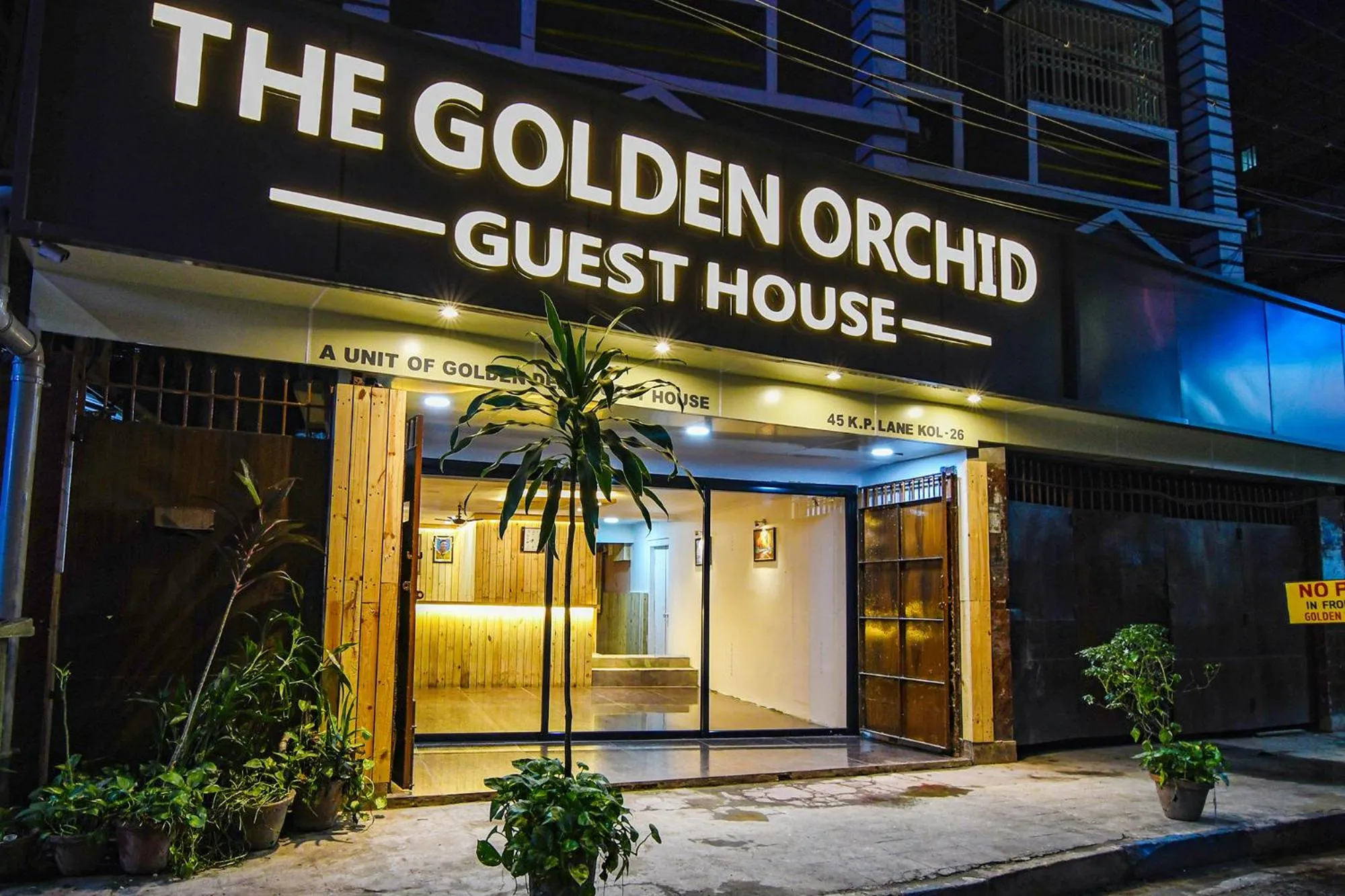 Facade/entrance in FabHotel The Golden Orchid
