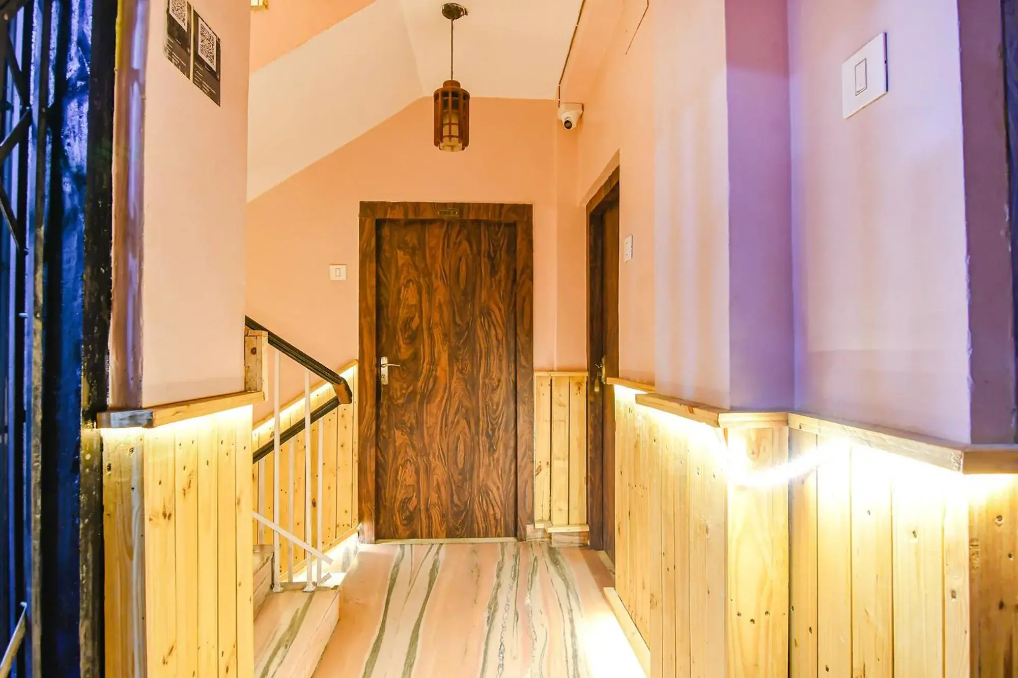 Lobby or reception in FabHotel The Golden Orchid - Hazra Road Lobby or reception in FabHotel The Golden Orchid - Hazra Road