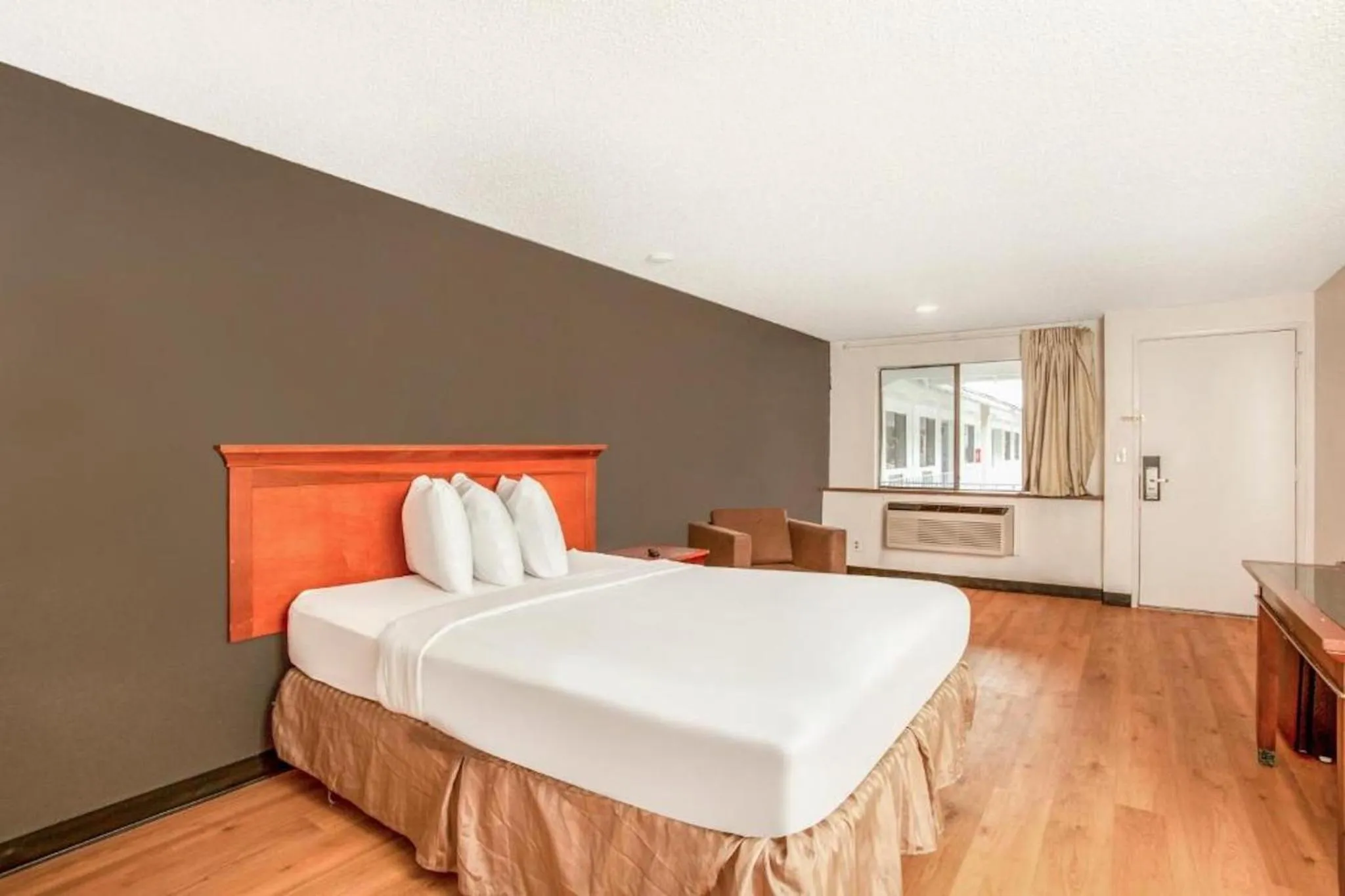 Bed in OYO Hotel Centralia