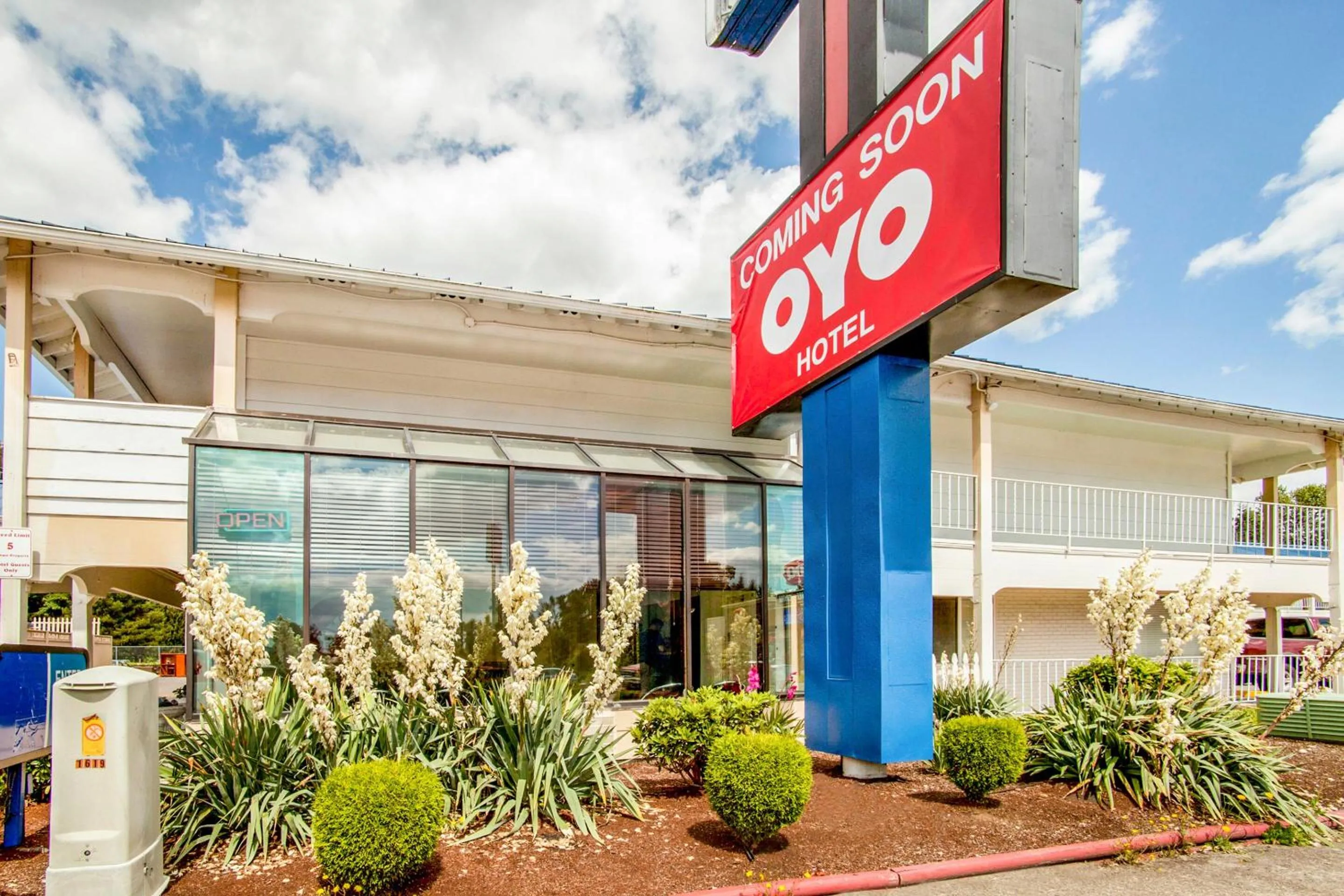 Facade/entrance in OYO Hotel Centralia