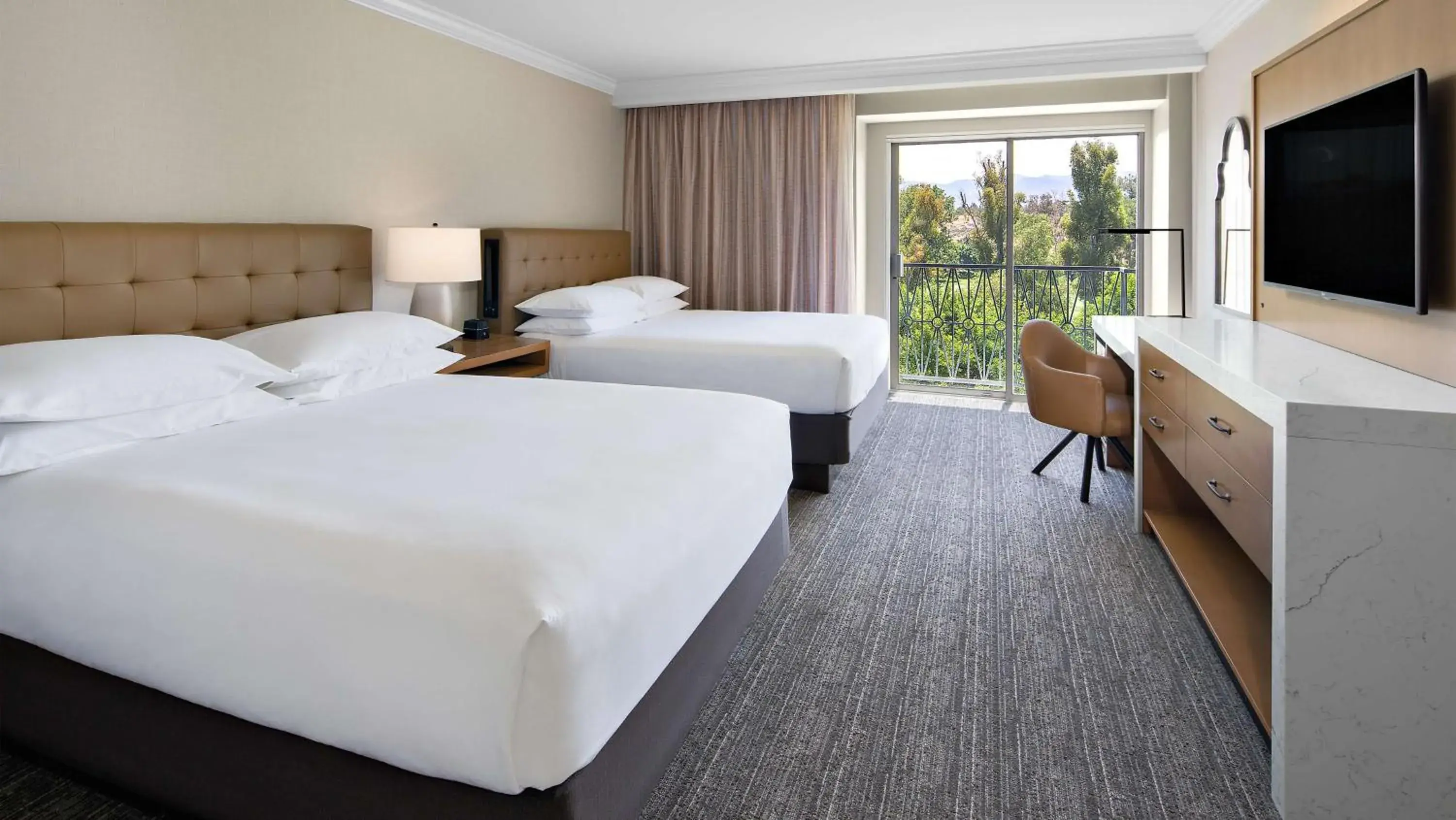 Photo of the whole room, Bed in Hyatt Regency Valencia Photo of the whole room, Bed in Hyatt Regency Valencia