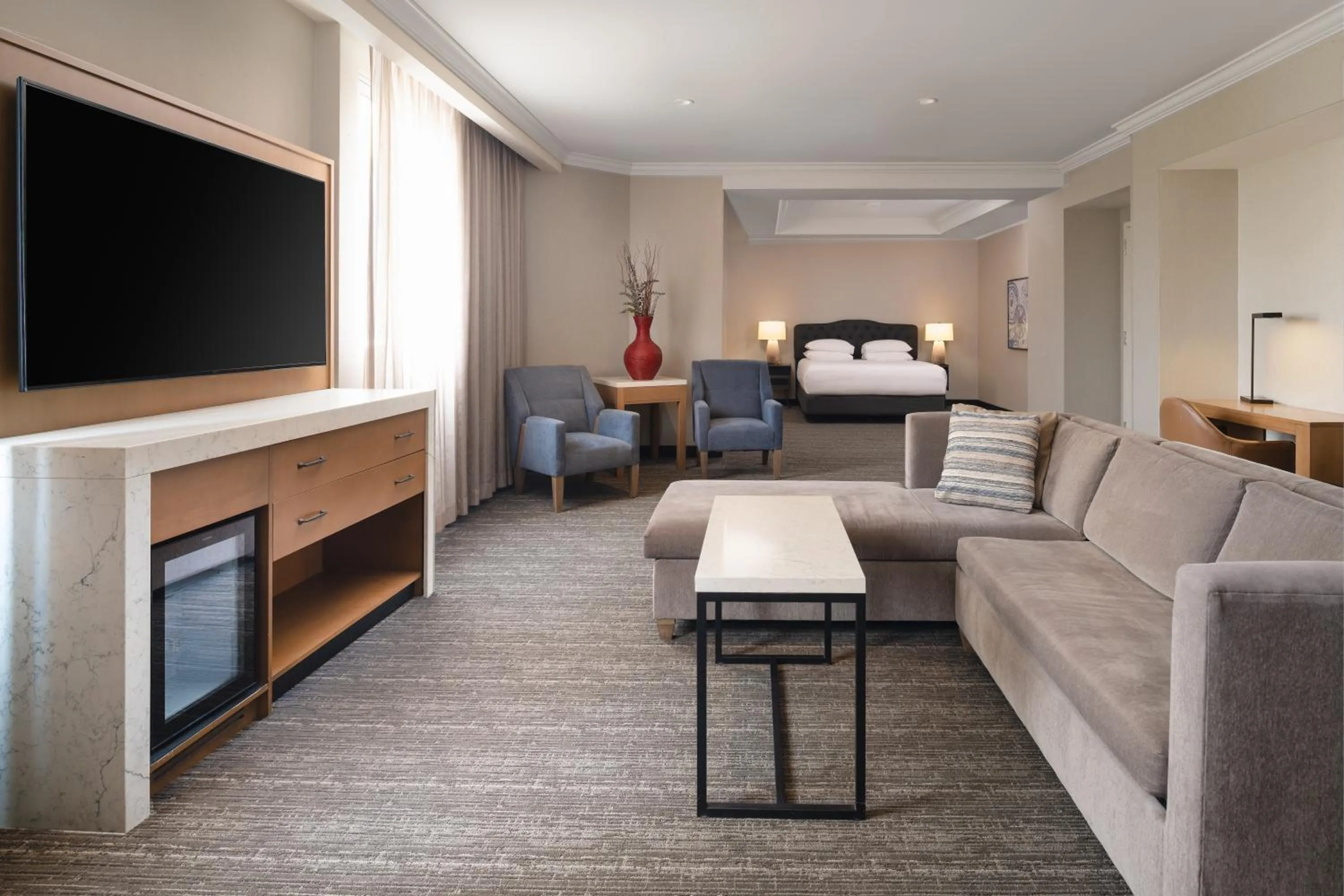 Living room, Bed in Hyatt Regency Valencia