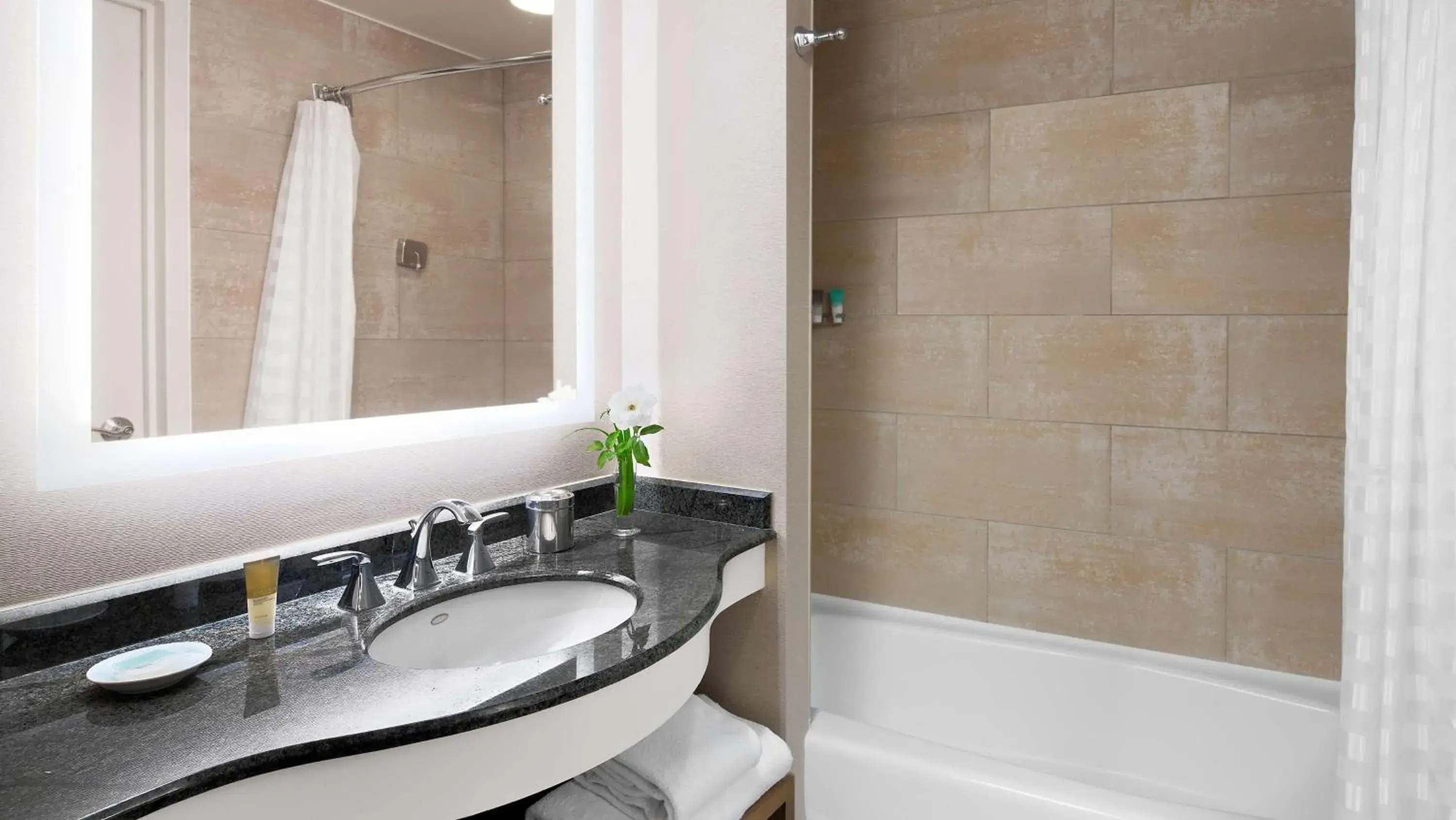 Queen Room with Two Queen Beds and View in Hyatt Regency Valencia Queen Room with Two Queen Beds and View in Hyatt Regency Valencia