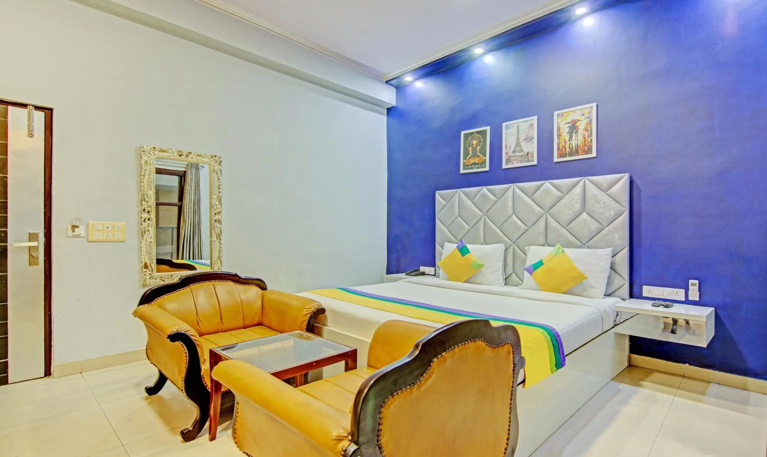 Bedroom, Bed in Itsy Hotels Golden Vista