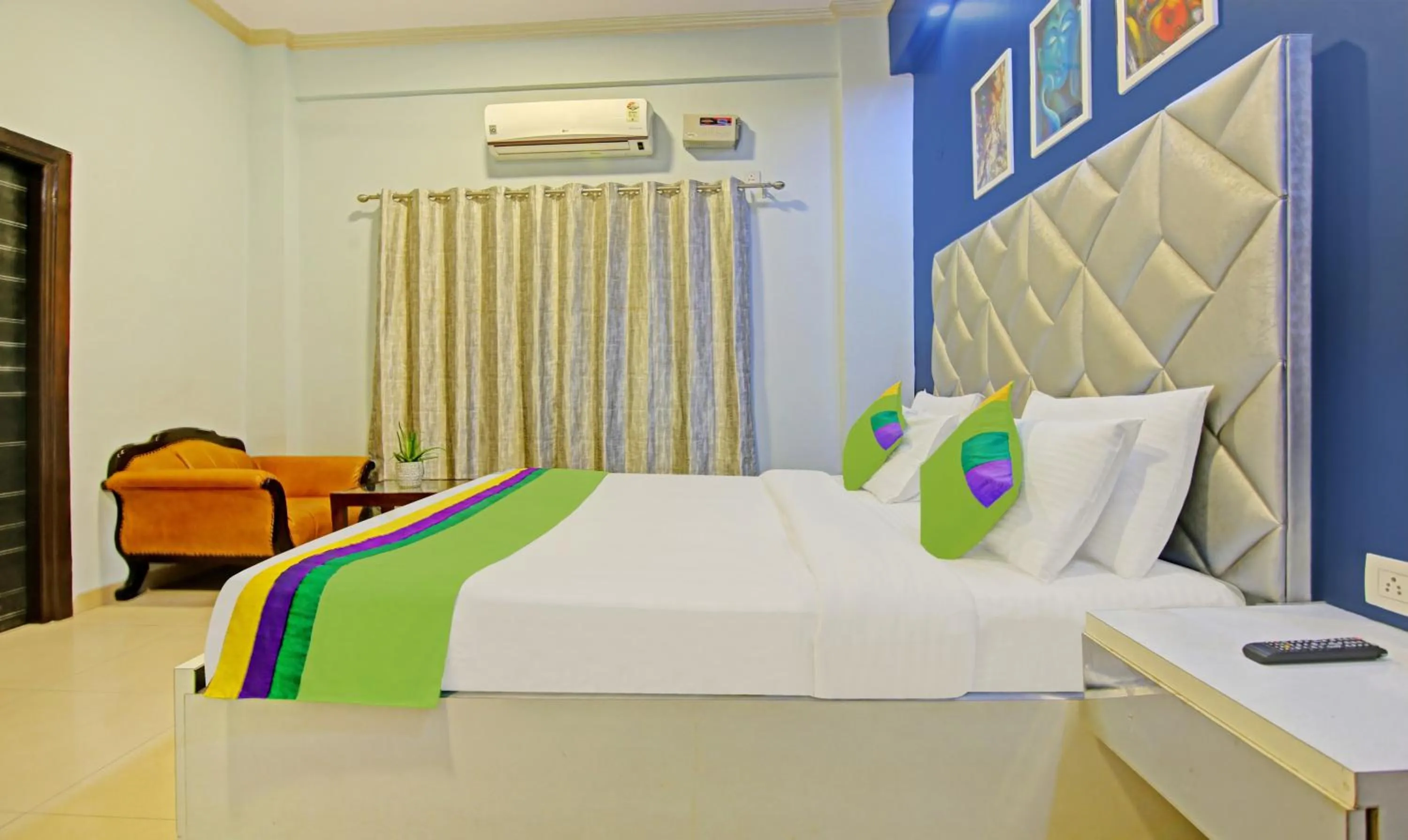 Bedroom, Bed in Itsy Hotels Golden Vista