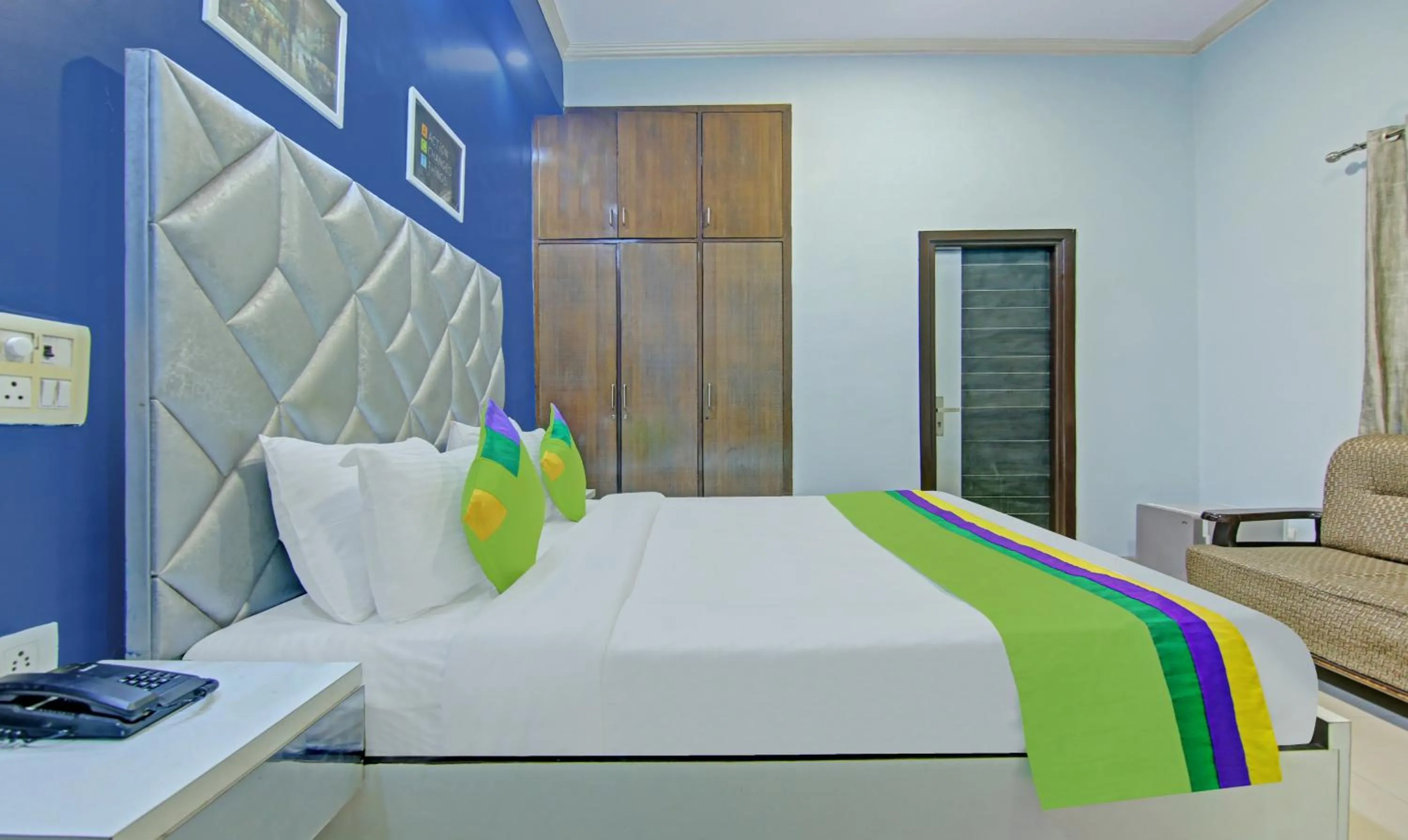 Bedroom, Bed in Itsy Hotels Golden Vista