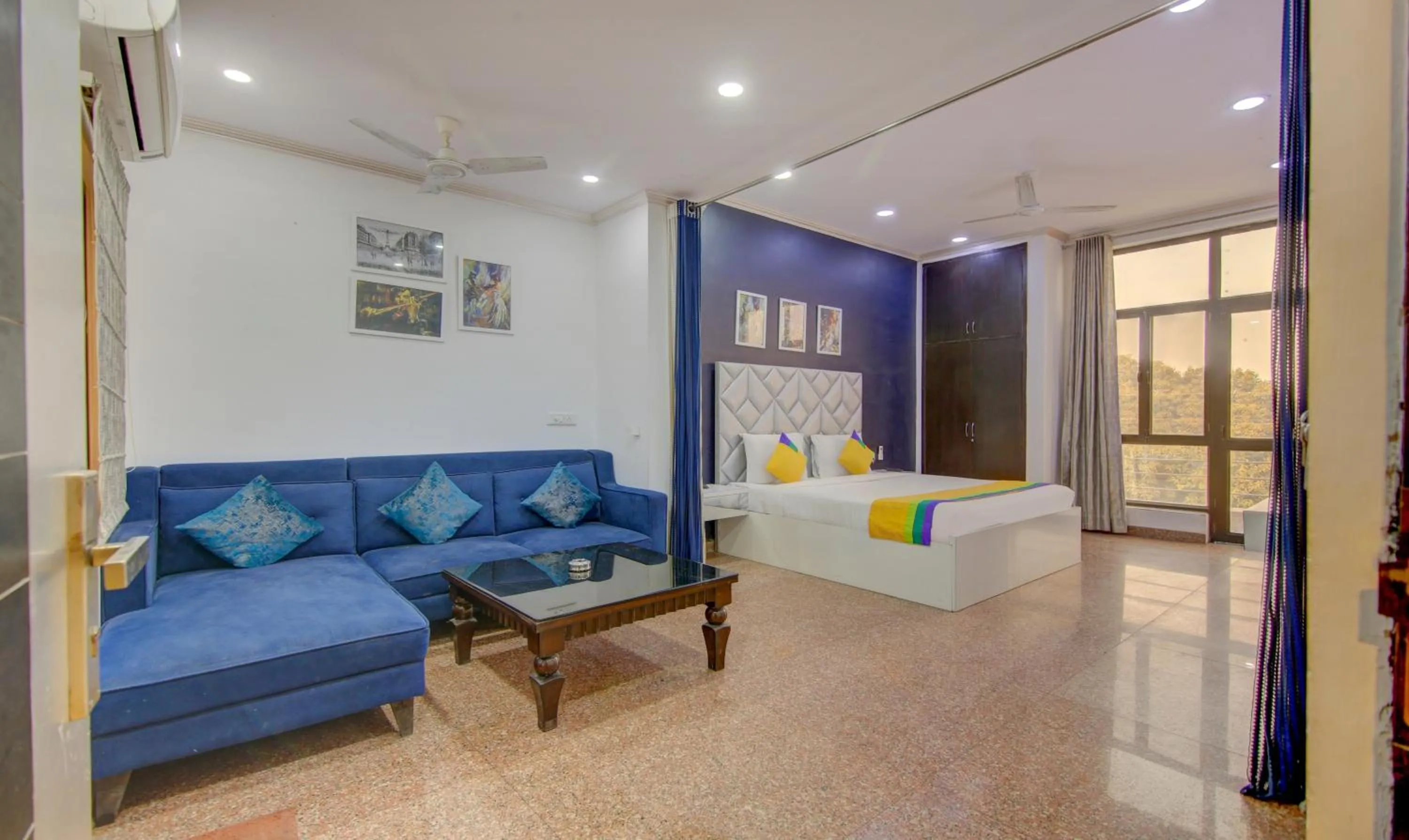 Bedroom, Bed in Itsy Hotels Golden Vista