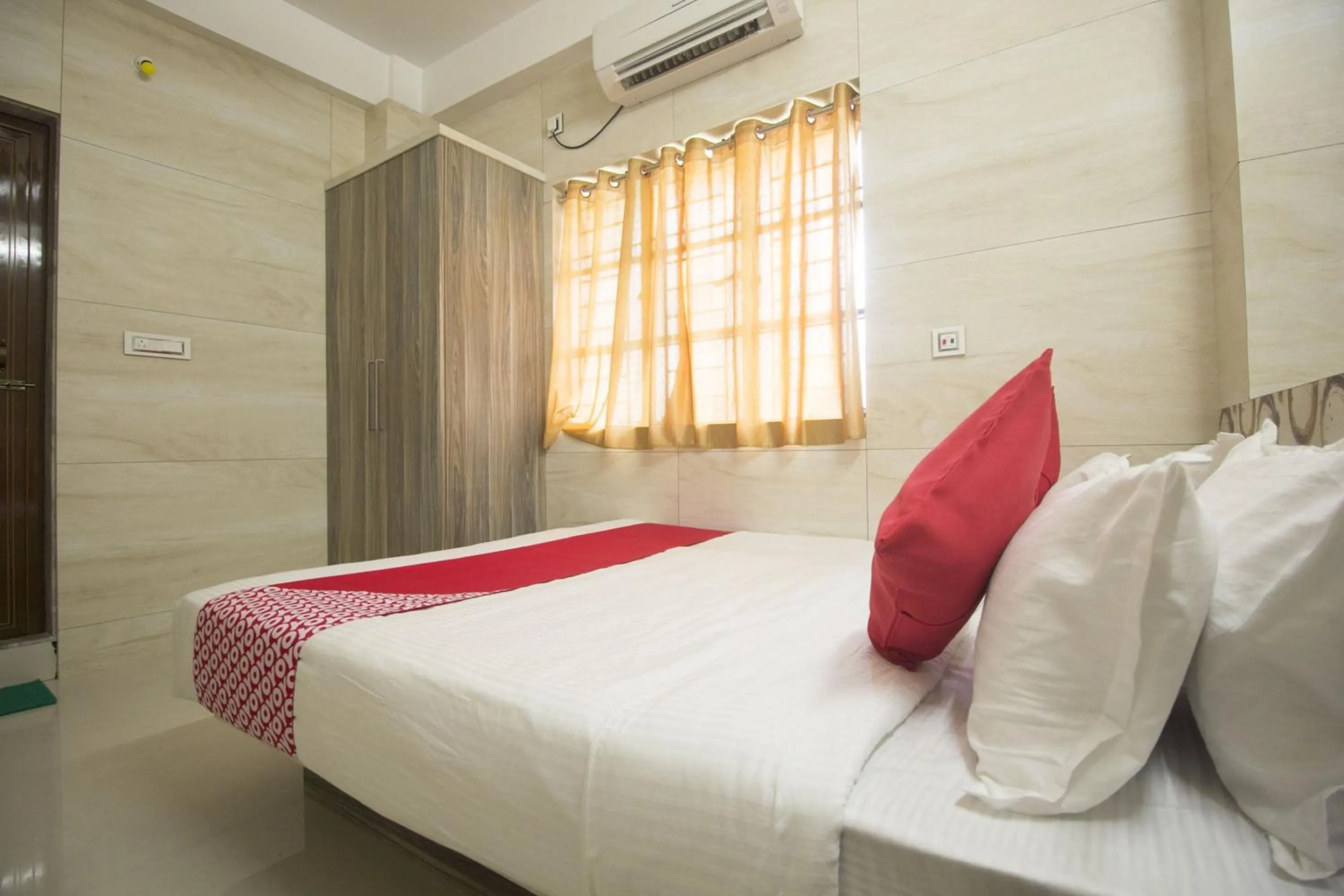 Bedroom, Bed in Super Capital O Priyanshu