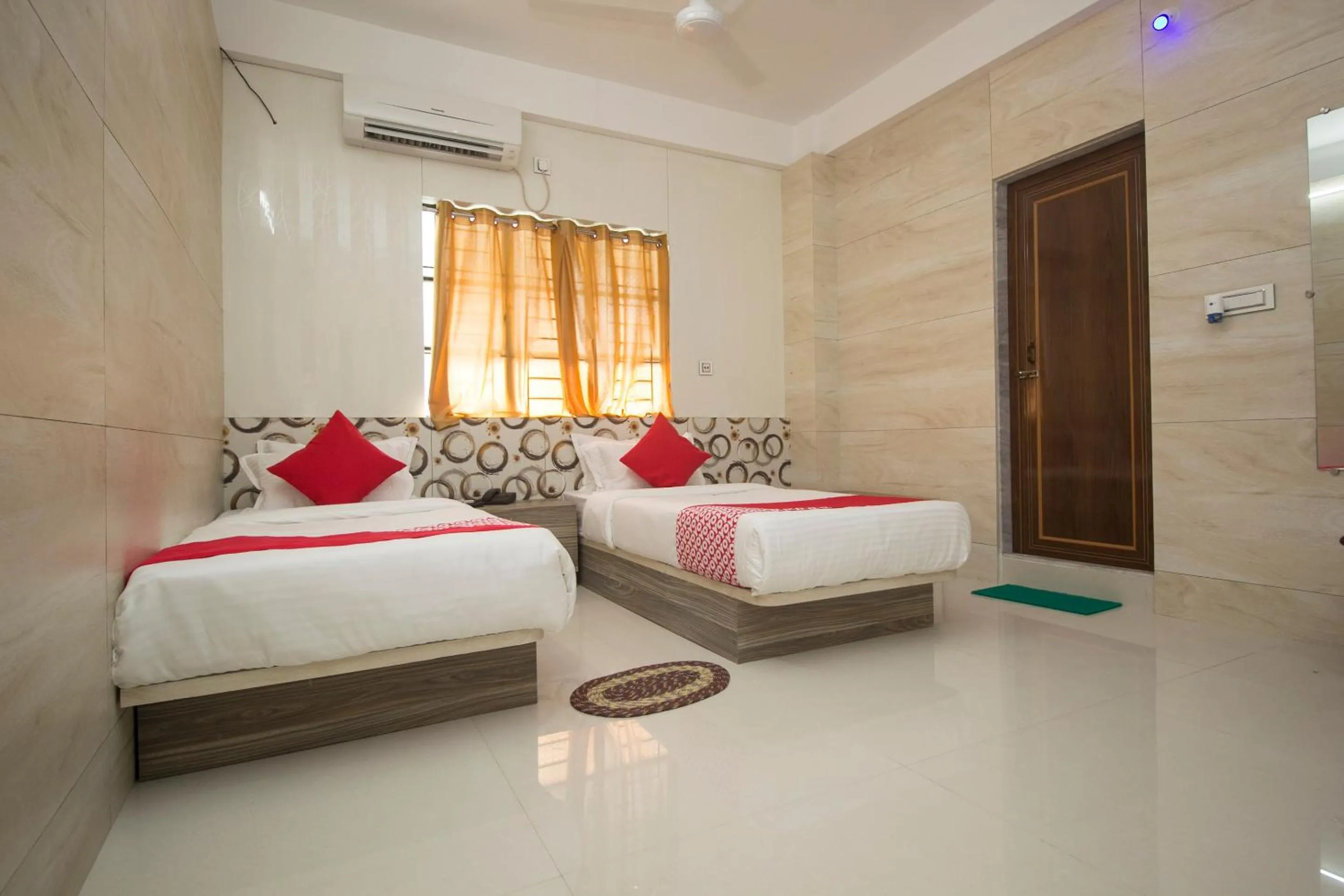 Bedroom, Bed in Super Capital O Priyanshu