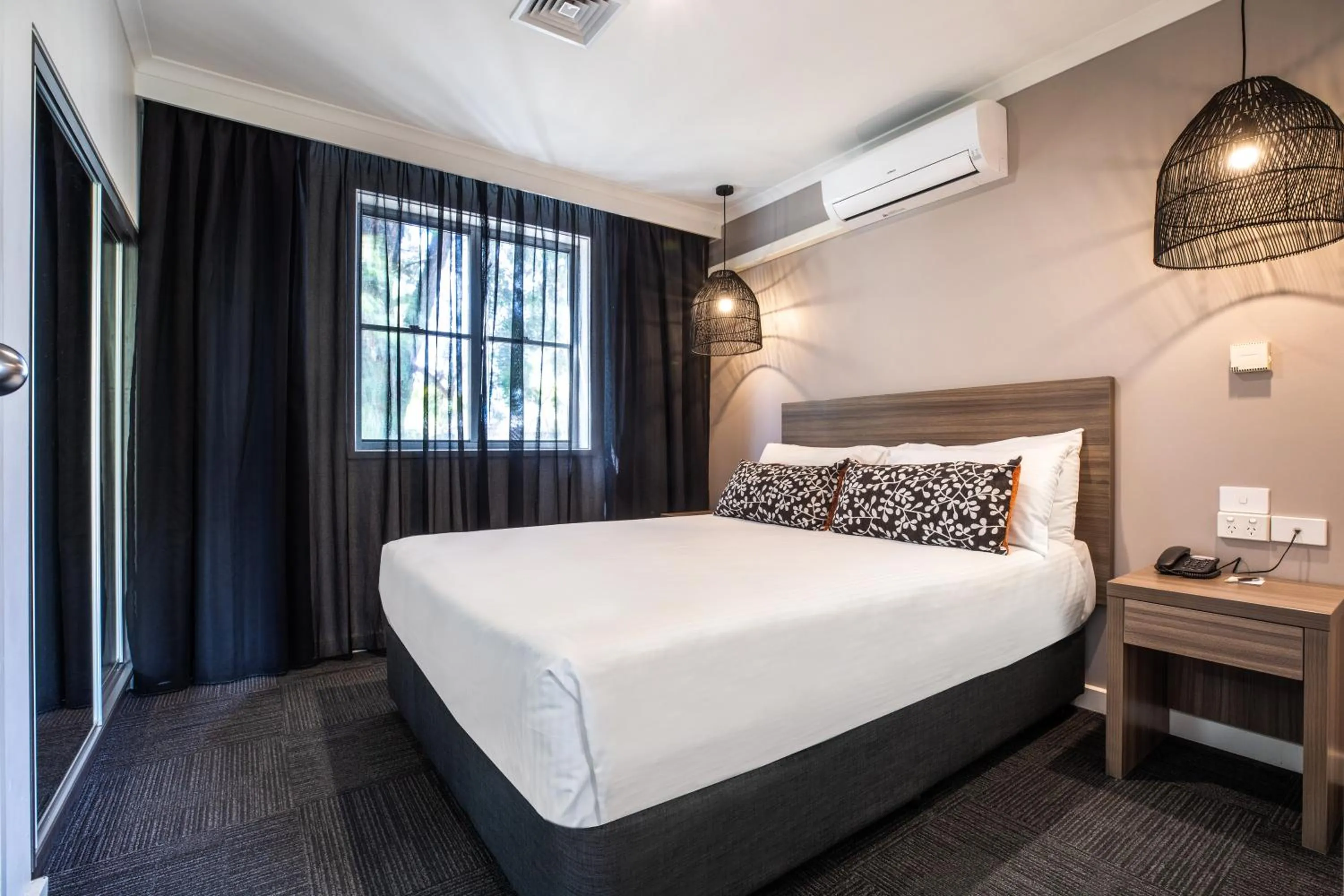 Bedroom, Bed in Nightelier Doncaster