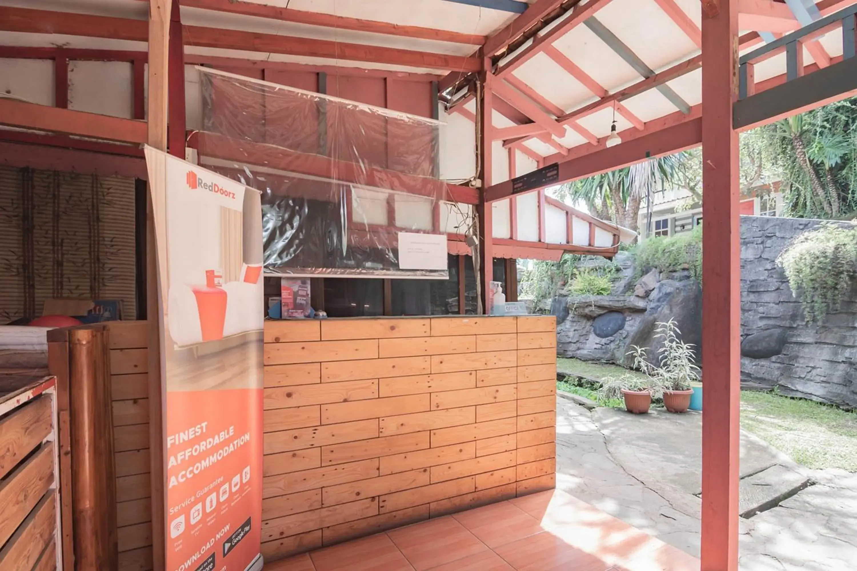 Lobby or reception in RedDoorz near Farmhouse Lembang Lobby or reception in RedDoorz near Farmhouse Lembang