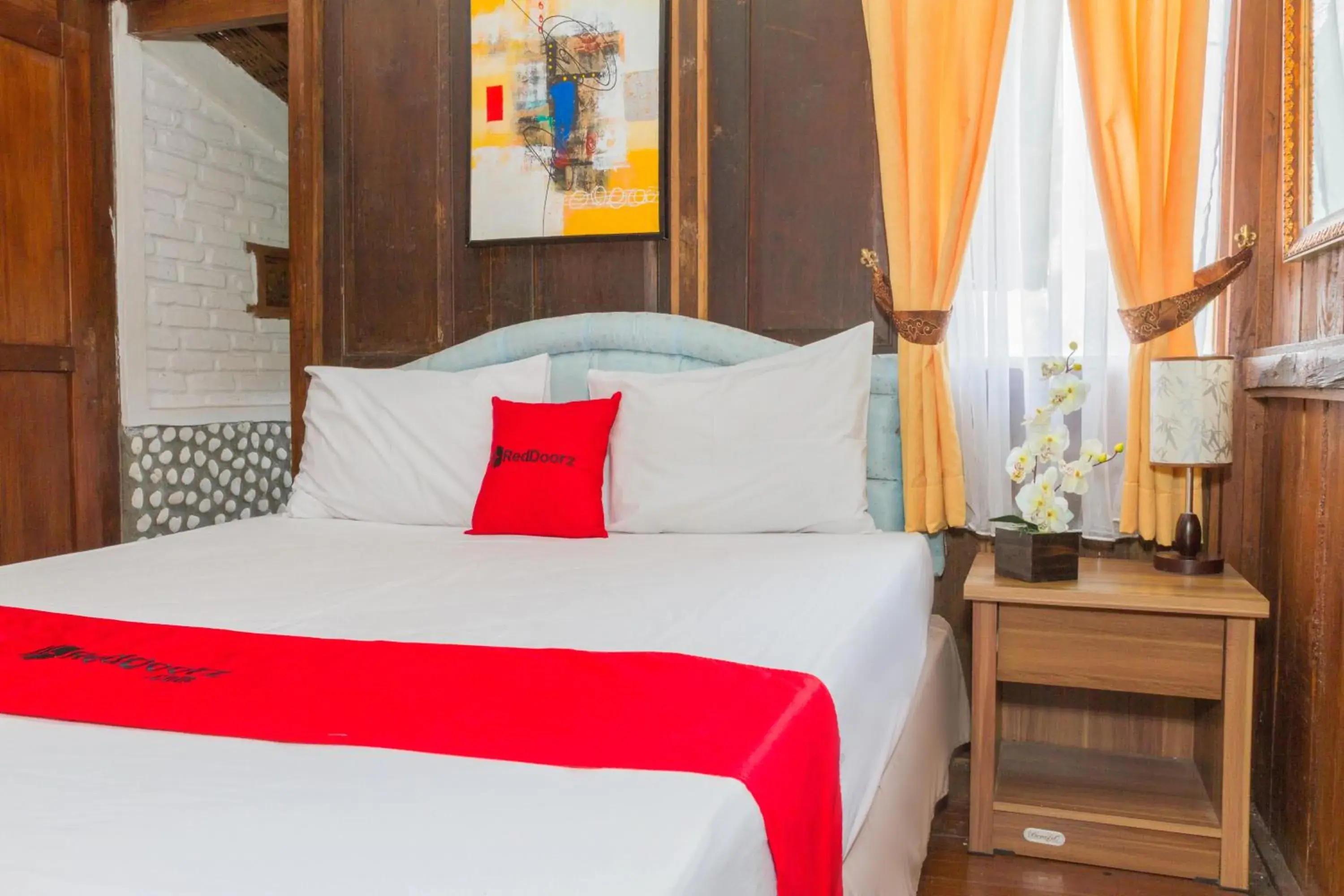 Bed in RedDoorz near Farmhouse Lembang Bed in RedDoorz near Farmhouse Lembang